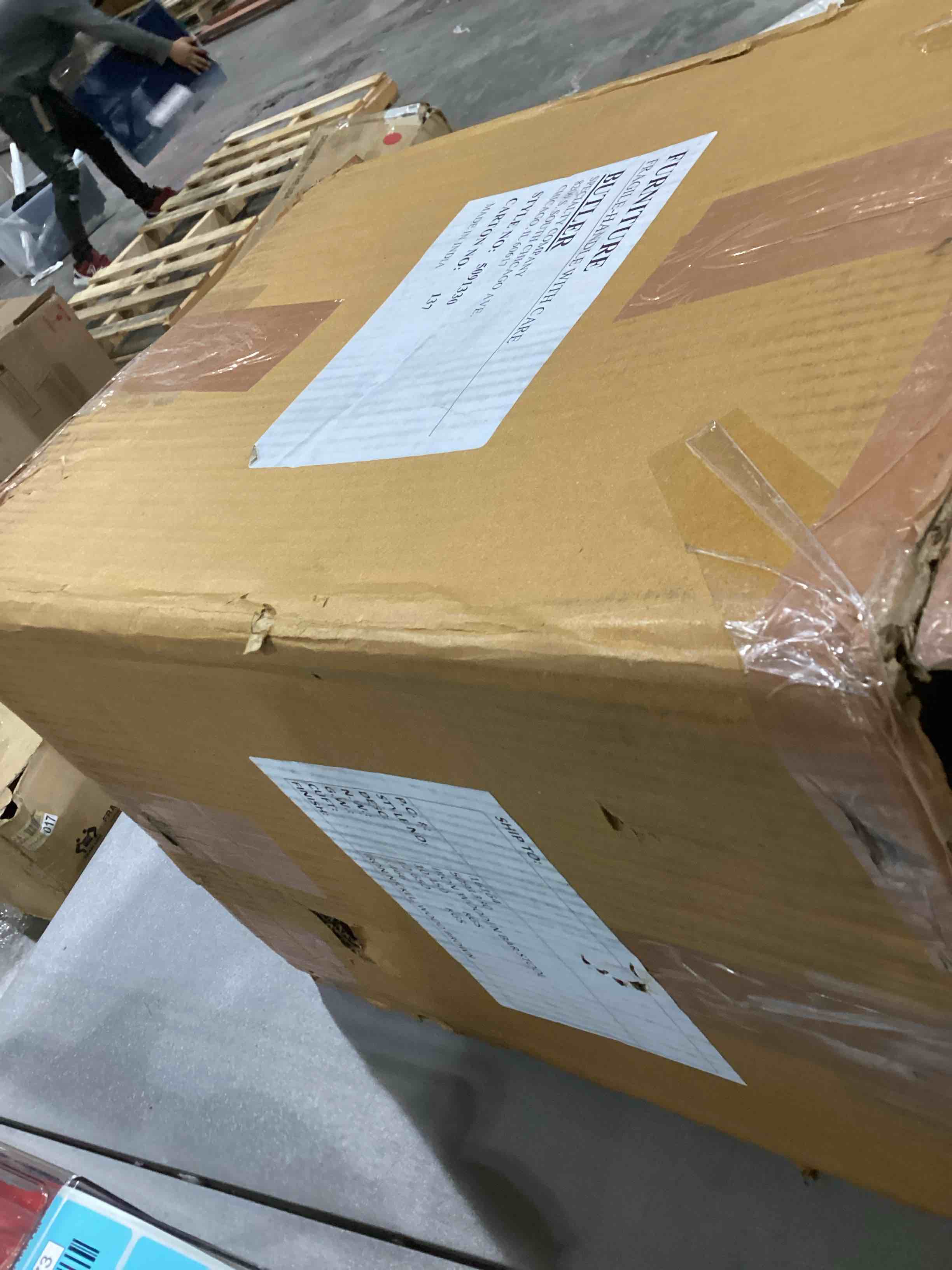 https://s3.amazonaws.com/lotting-images-prod/bidfta/BLU5756267_1710254716856.jpeg