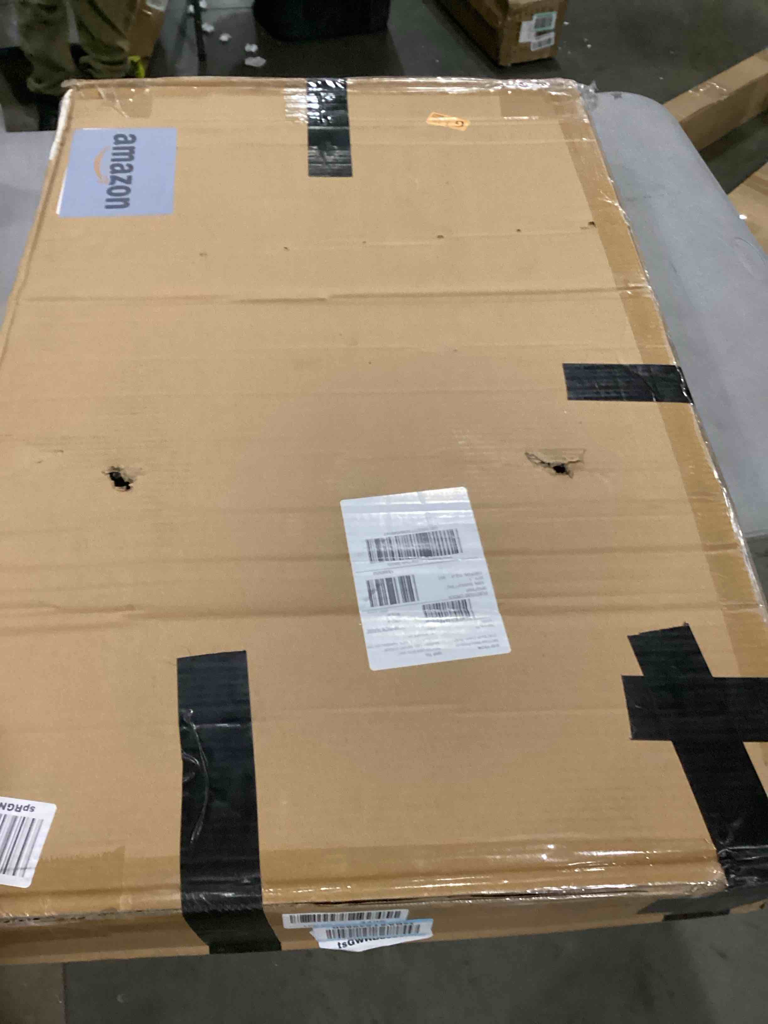 https://s3.amazonaws.com/lotting-images-prod/bidfta/BLU5756553_1710595228364.jpeg