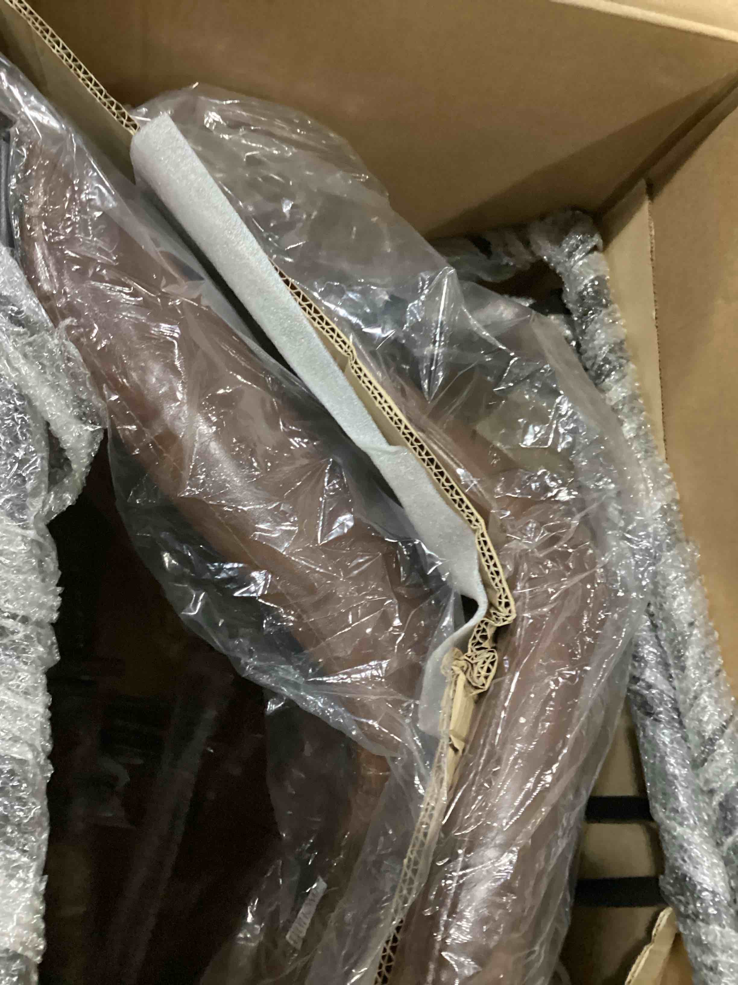 https://s3.amazonaws.com/lotting-images-prod/bidfta/BLU5757084_1711647415543.jpeg