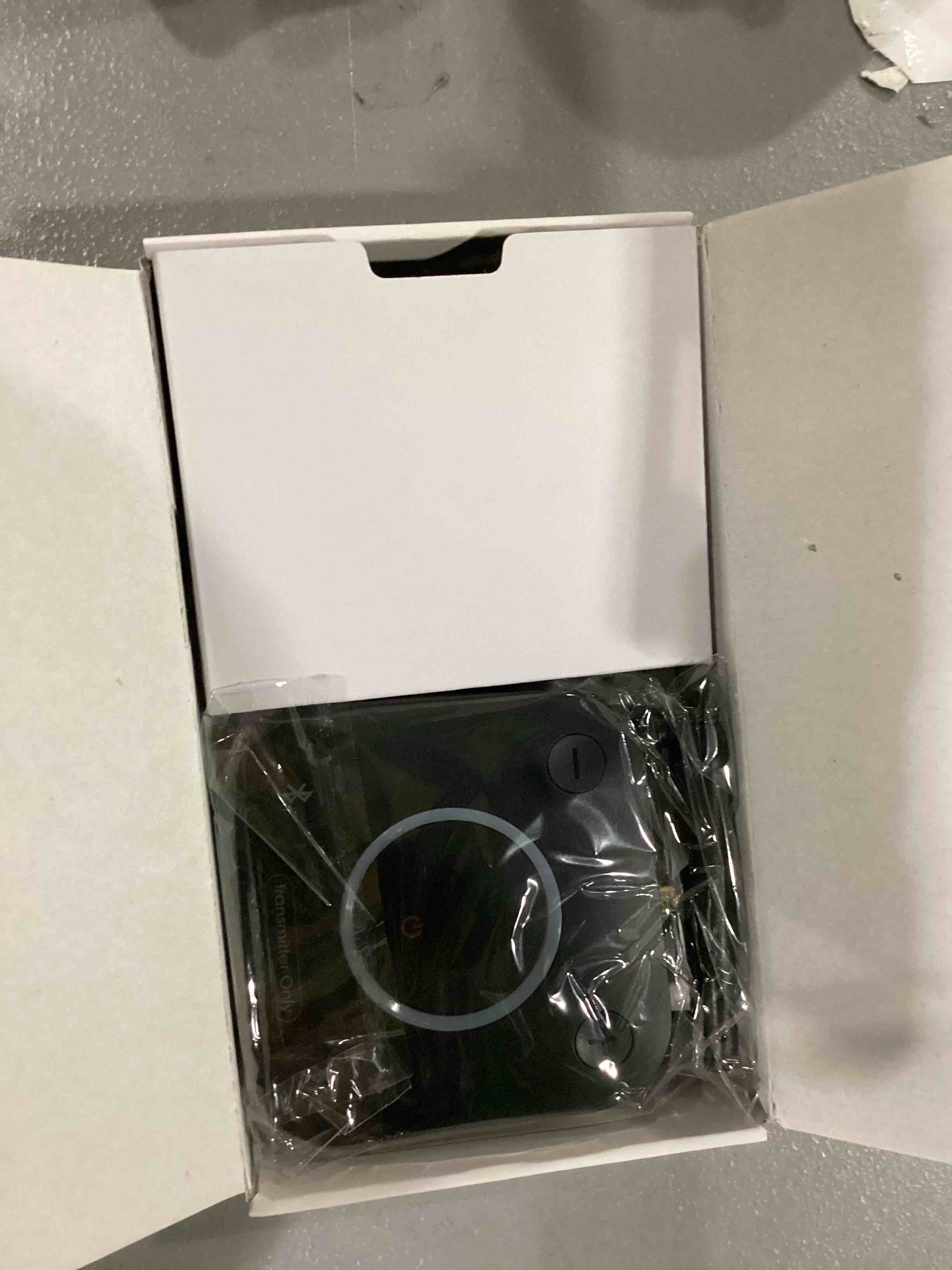 https://s3.amazonaws.com/lotting-images-prod/bidfta/BLU5757414_1712237458157.jpeg