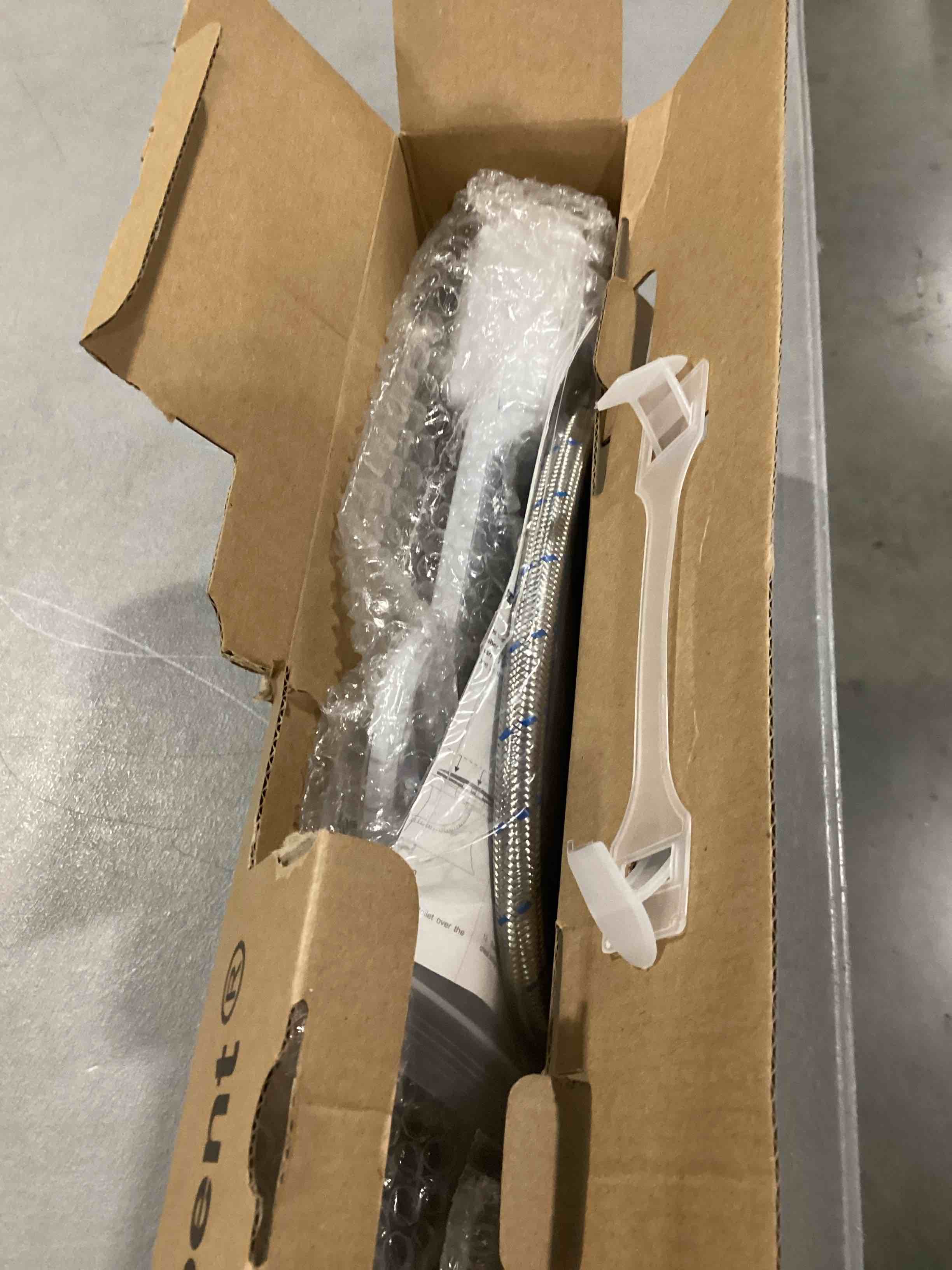 https://s3.amazonaws.com/lotting-images-prod/bidfta/BLU5757418_1712240606575.jpeg
