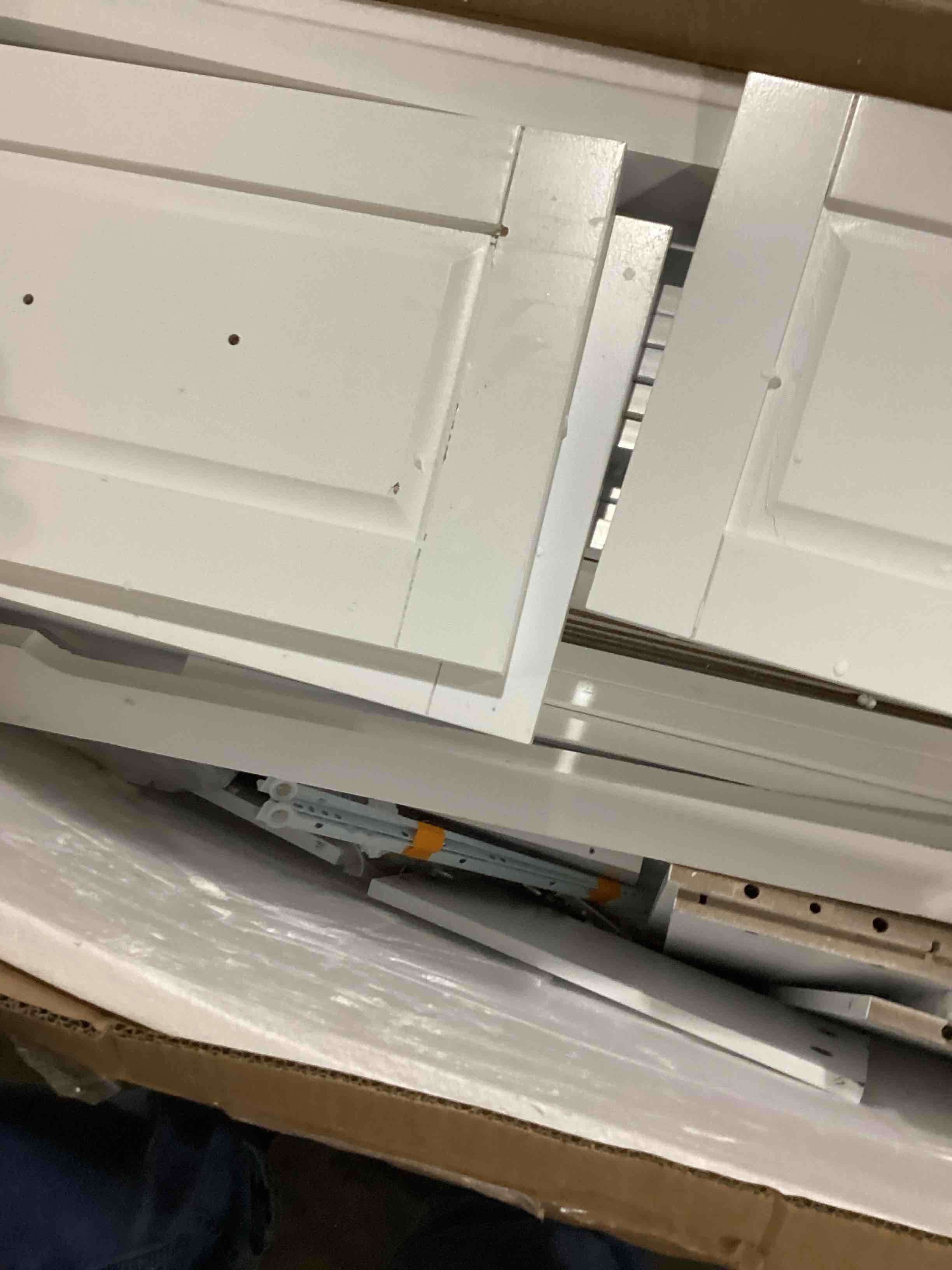 https://s3.amazonaws.com/lotting-images-prod/bidfta/BLU5757471_1715259162556.jpeg
