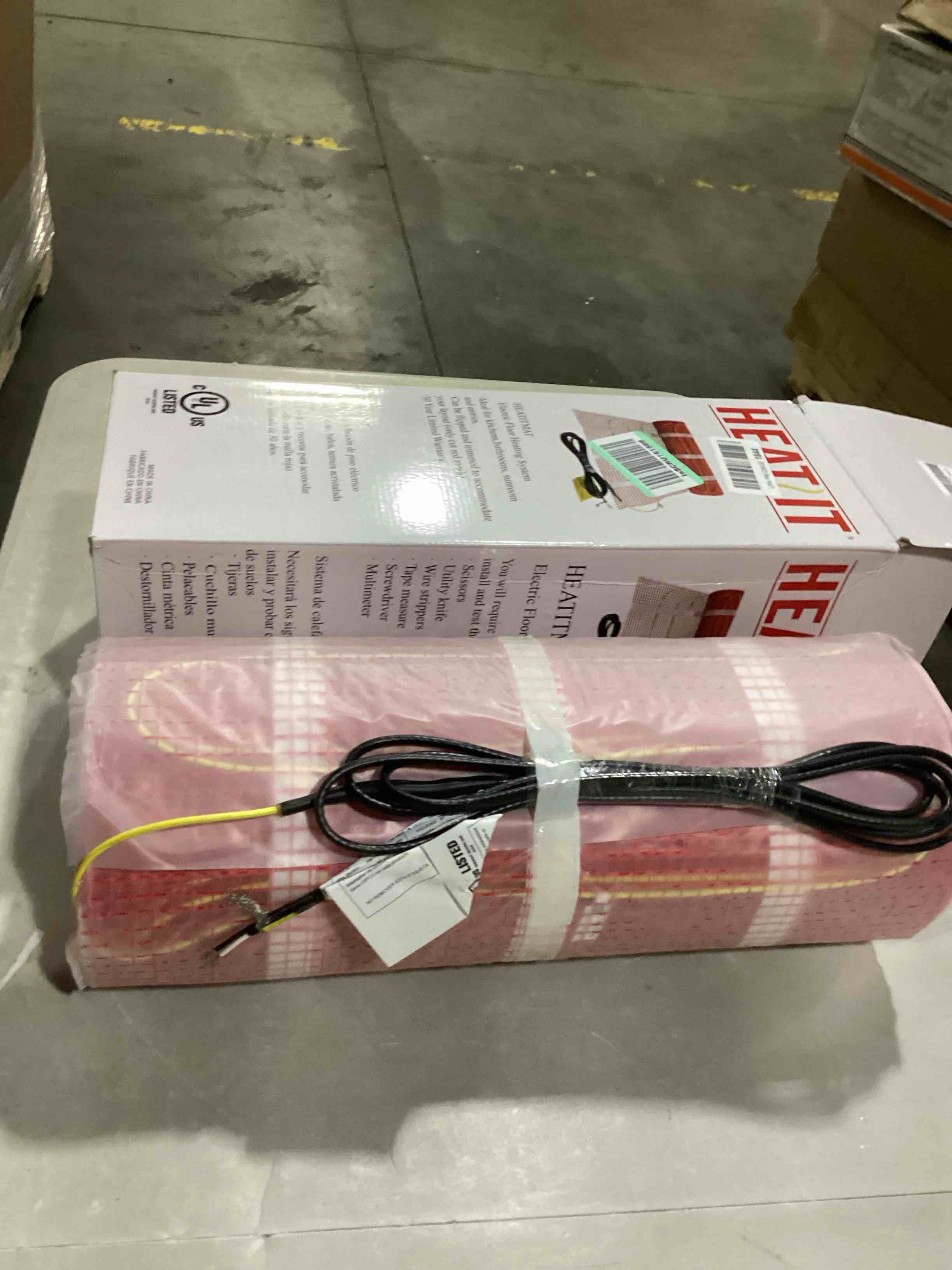 https://s3.amazonaws.com/lotting-images-prod/bidfta/BLU5757473_1715259860477.jpeg