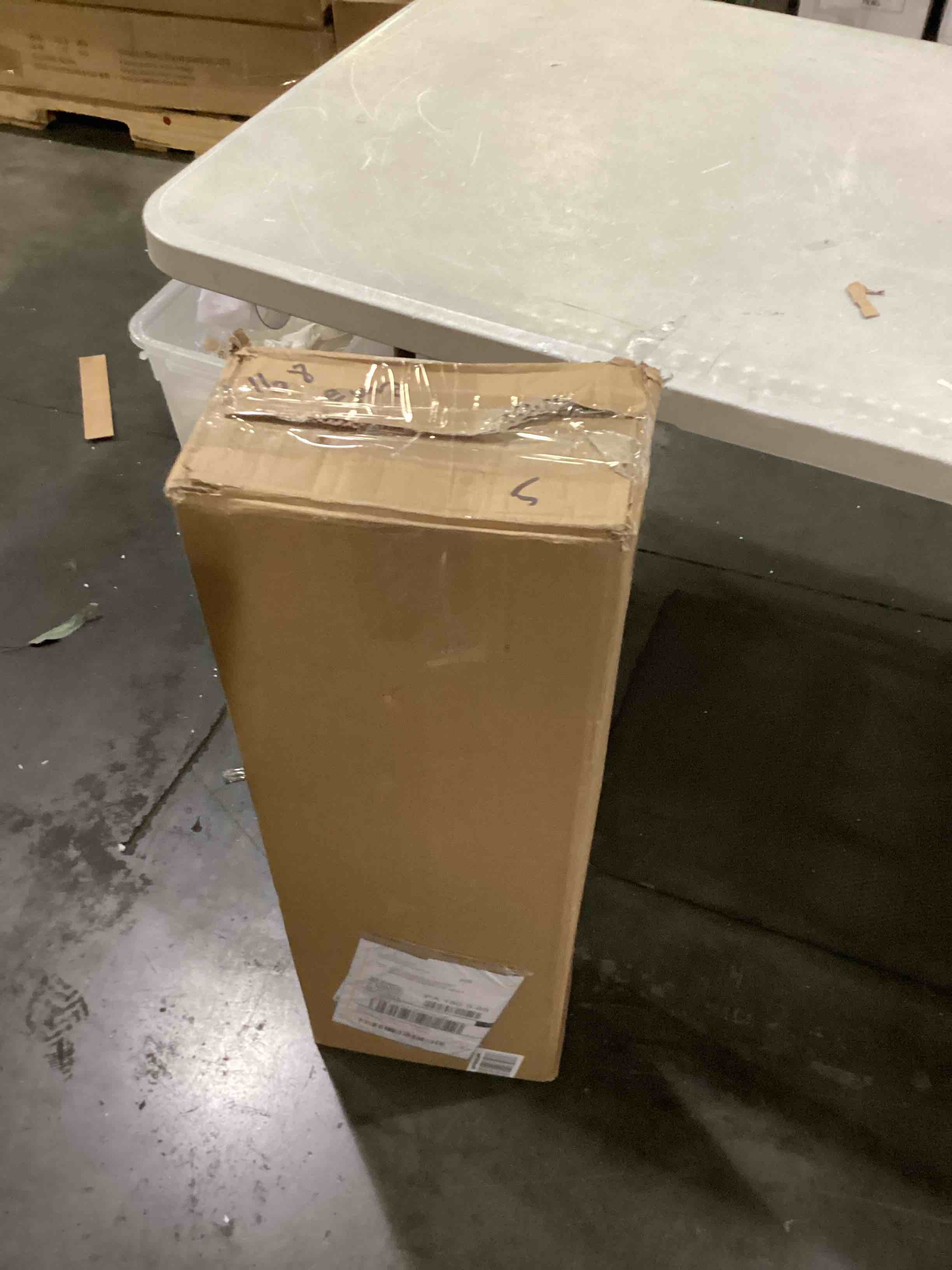https://s3.amazonaws.com/lotting-images-prod/bidfta/BLU5757485_1715263038126.jpeg