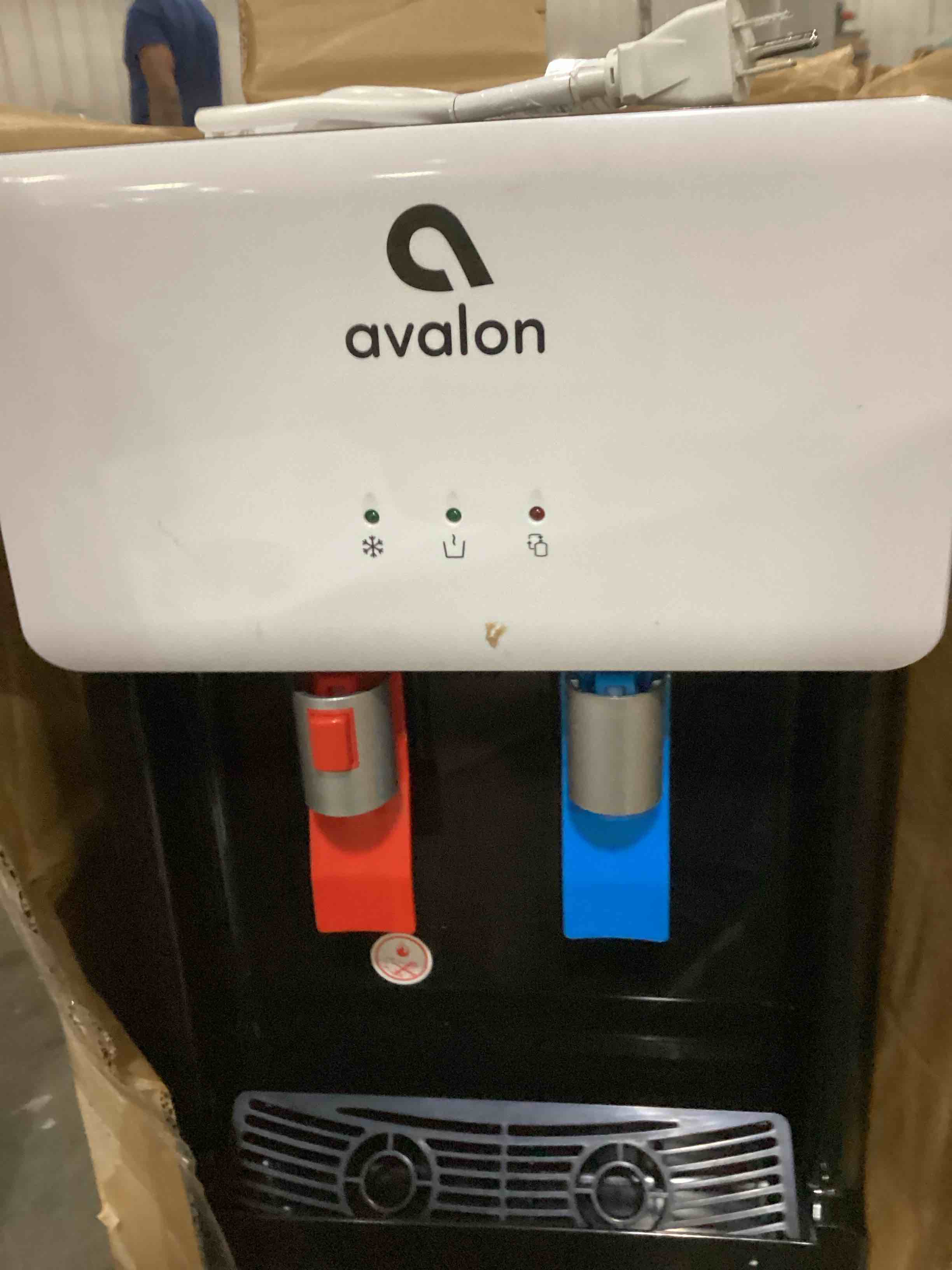 https://s3.amazonaws.com/lotting-images-prod/bidfta/BLU5757609_1715366378320.jpeg