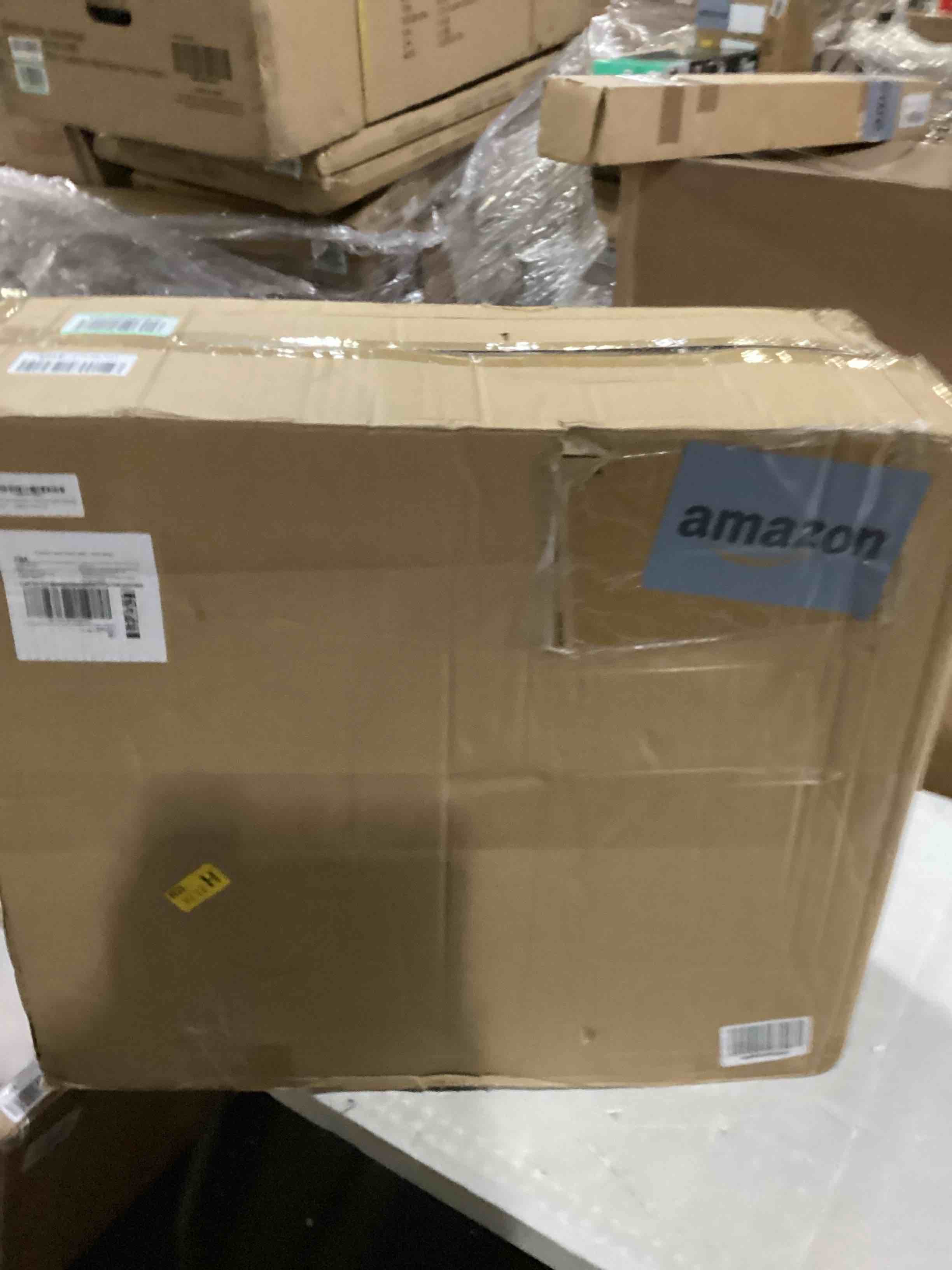 https://s3.amazonaws.com/lotting-images-prod/bidfta/BLU5757840_1716044880482.jpeg