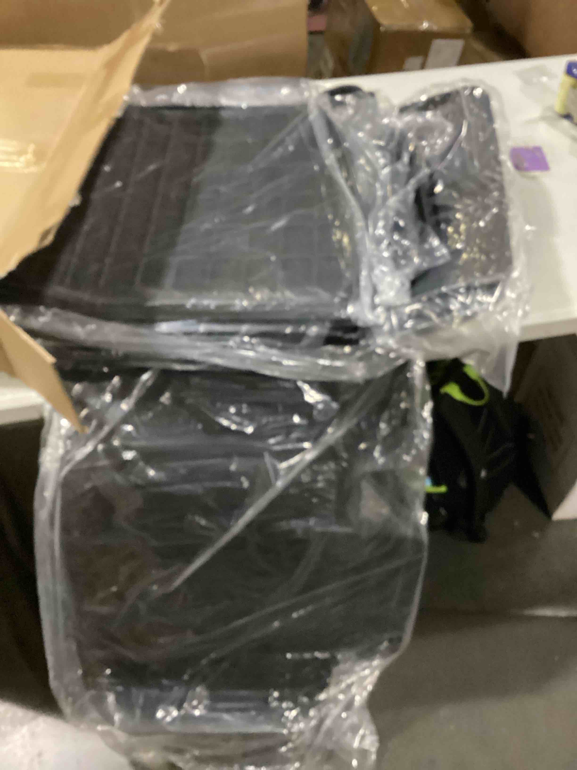 https://s3.amazonaws.com/lotting-images-prod/bidfta/BLU5757841_1716045158359.jpeg
