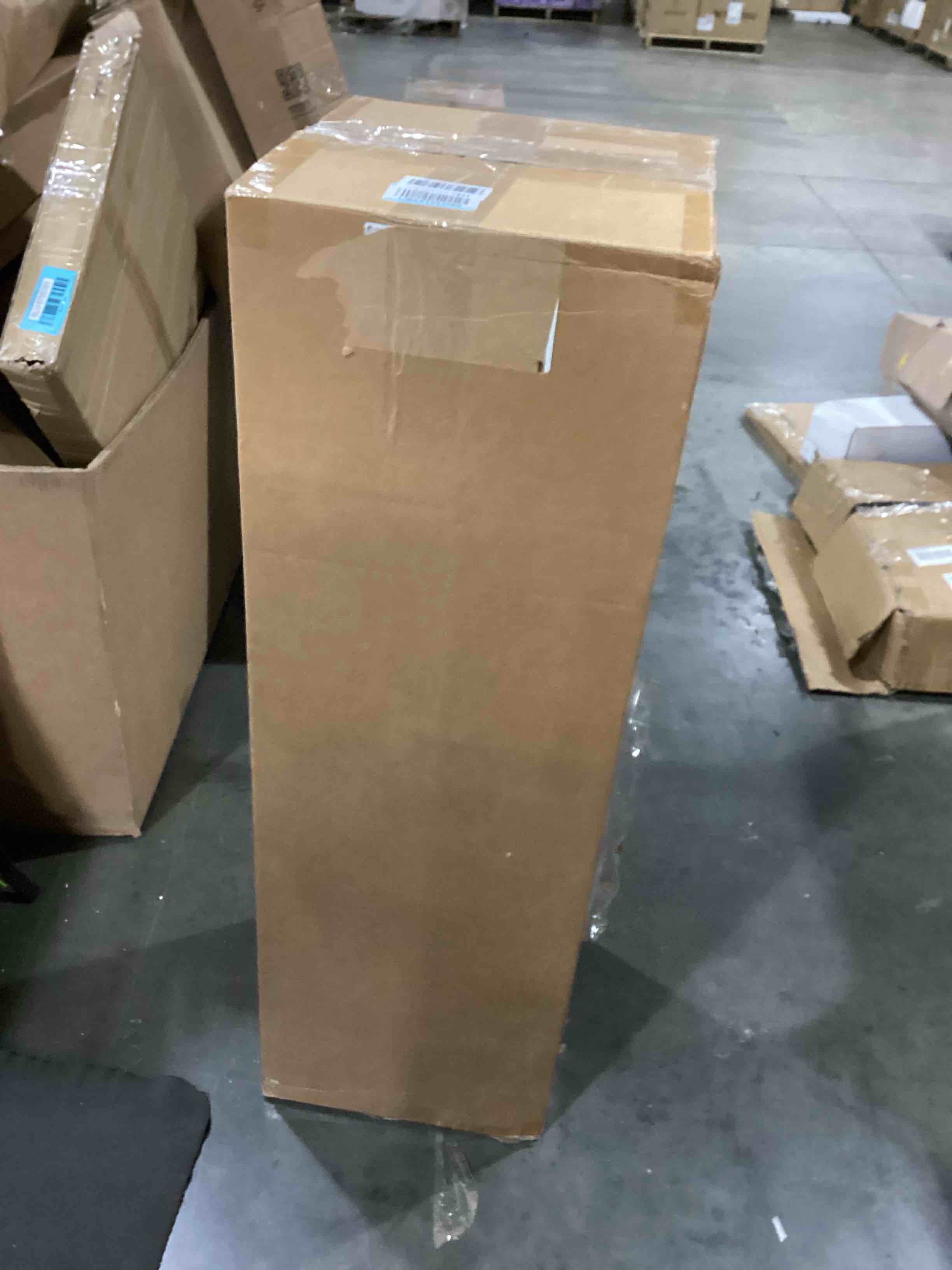 https://s3.amazonaws.com/lotting-images-prod/bidfta/BLU5758424_1717175466371.jpeg