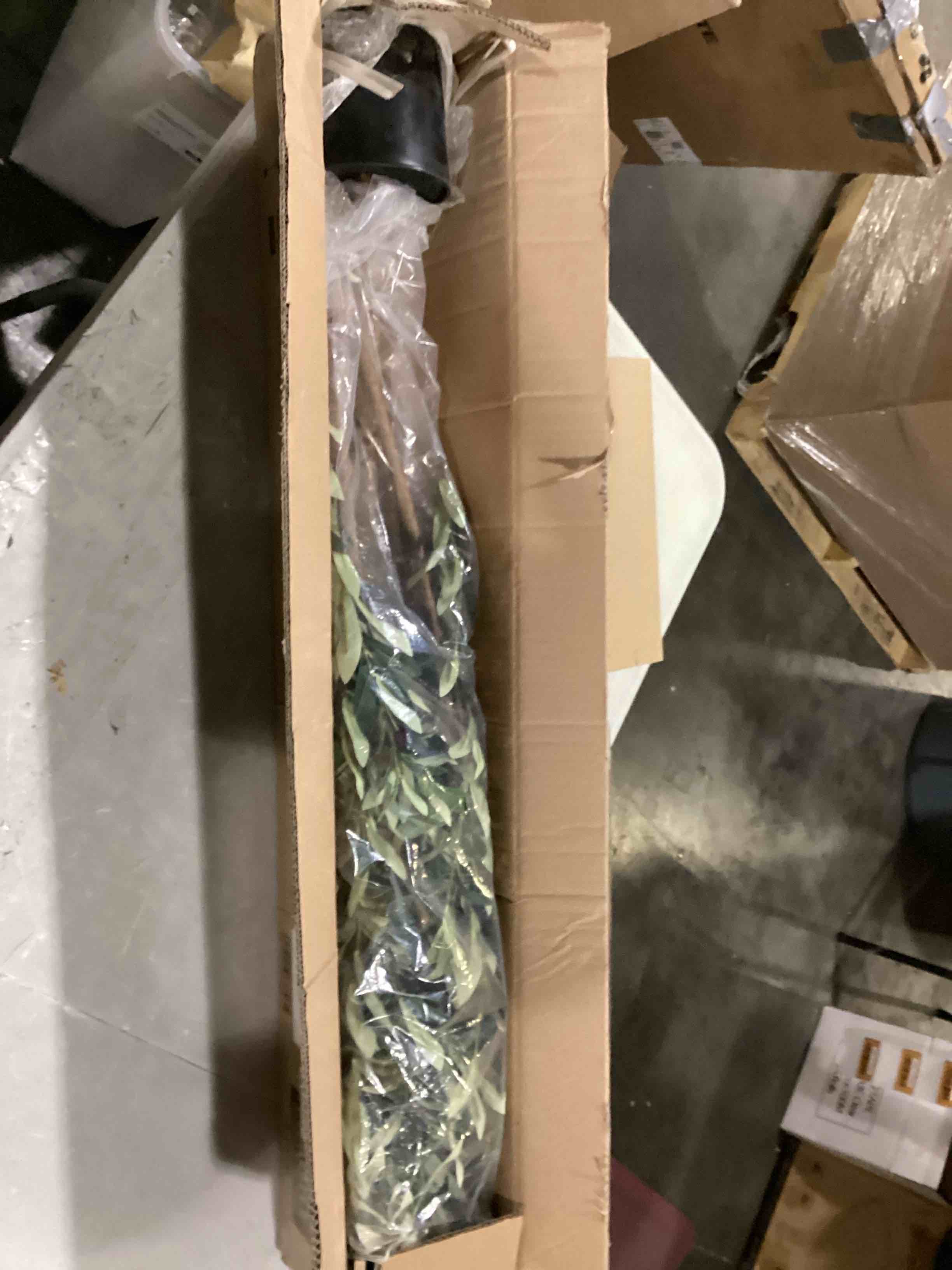 https://s3.amazonaws.com/lotting-images-prod/bidfta/BLU5758557_1717414201263.jpeg