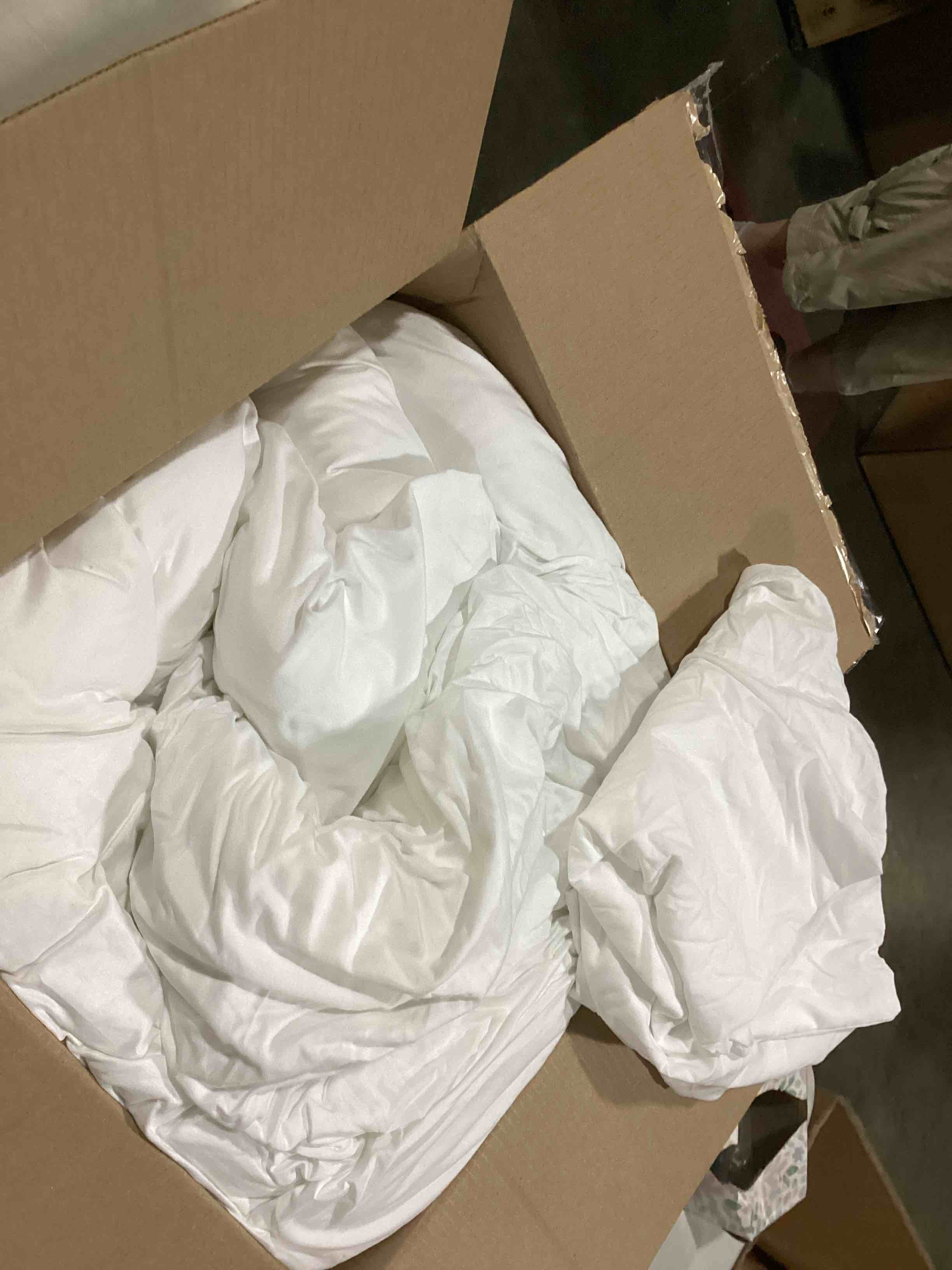 https://s3.amazonaws.com/lotting-images-prod/bidfta/BLU5758582_1717420555038.jpeg