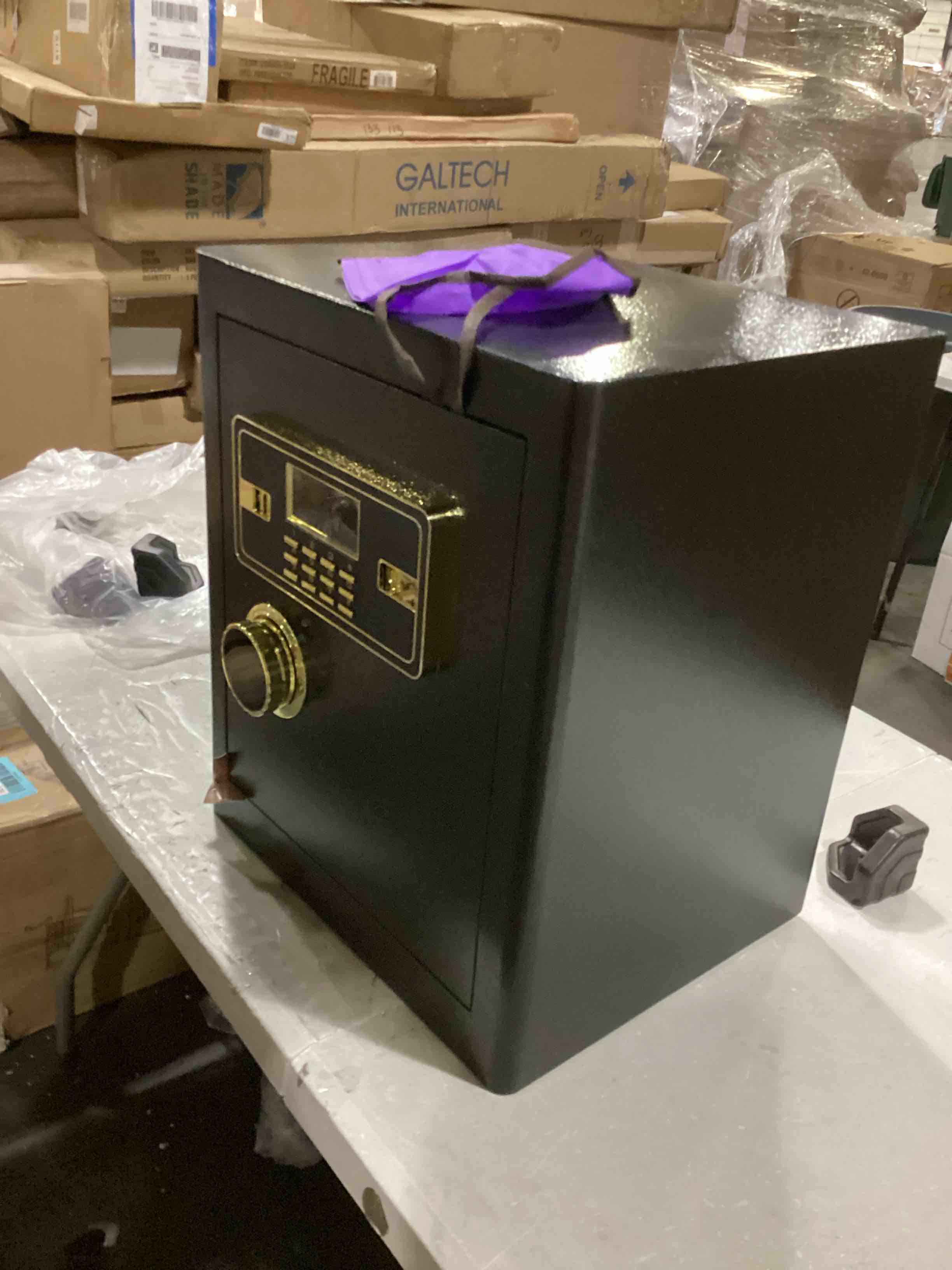 https://s3.amazonaws.com/lotting-images-prod/bidfta/BLU5758747_1717521535772.jpeg