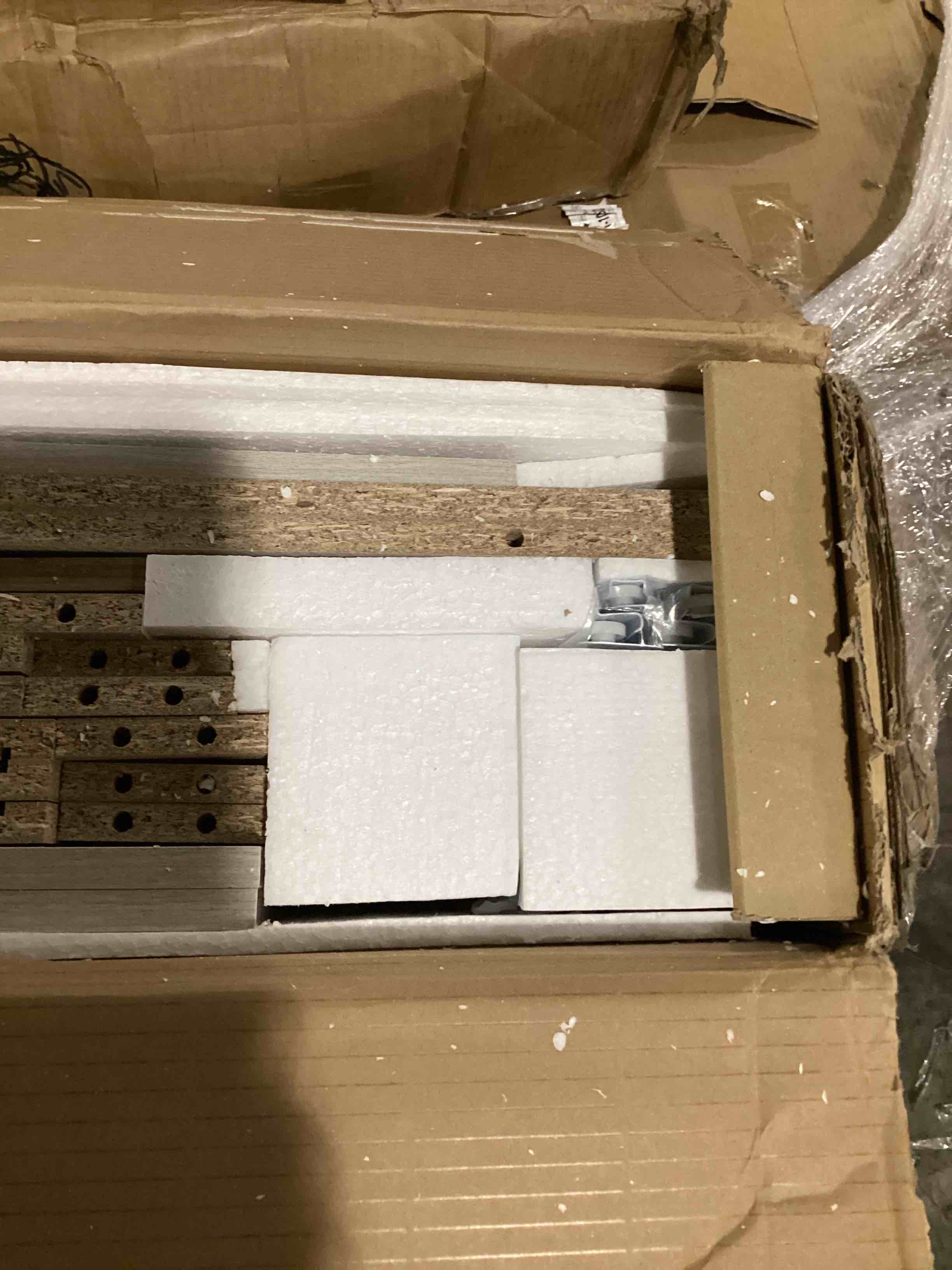 https://s3.amazonaws.com/lotting-images-prod/bidfta/BLU5758926_1717761981711.jpeg