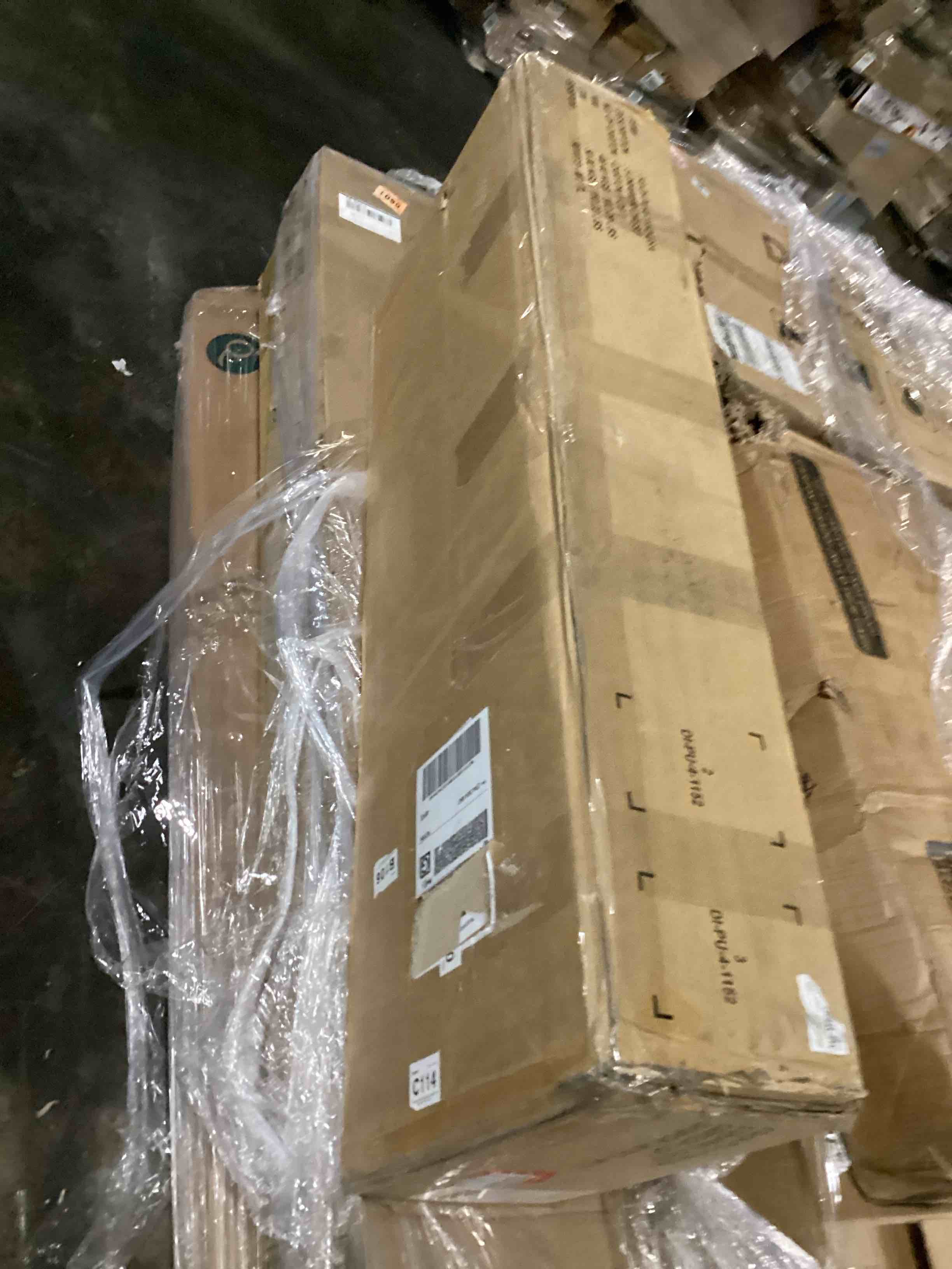 https://s3.amazonaws.com/lotting-images-prod/bidfta/BLU5758926_1717762054631.jpeg