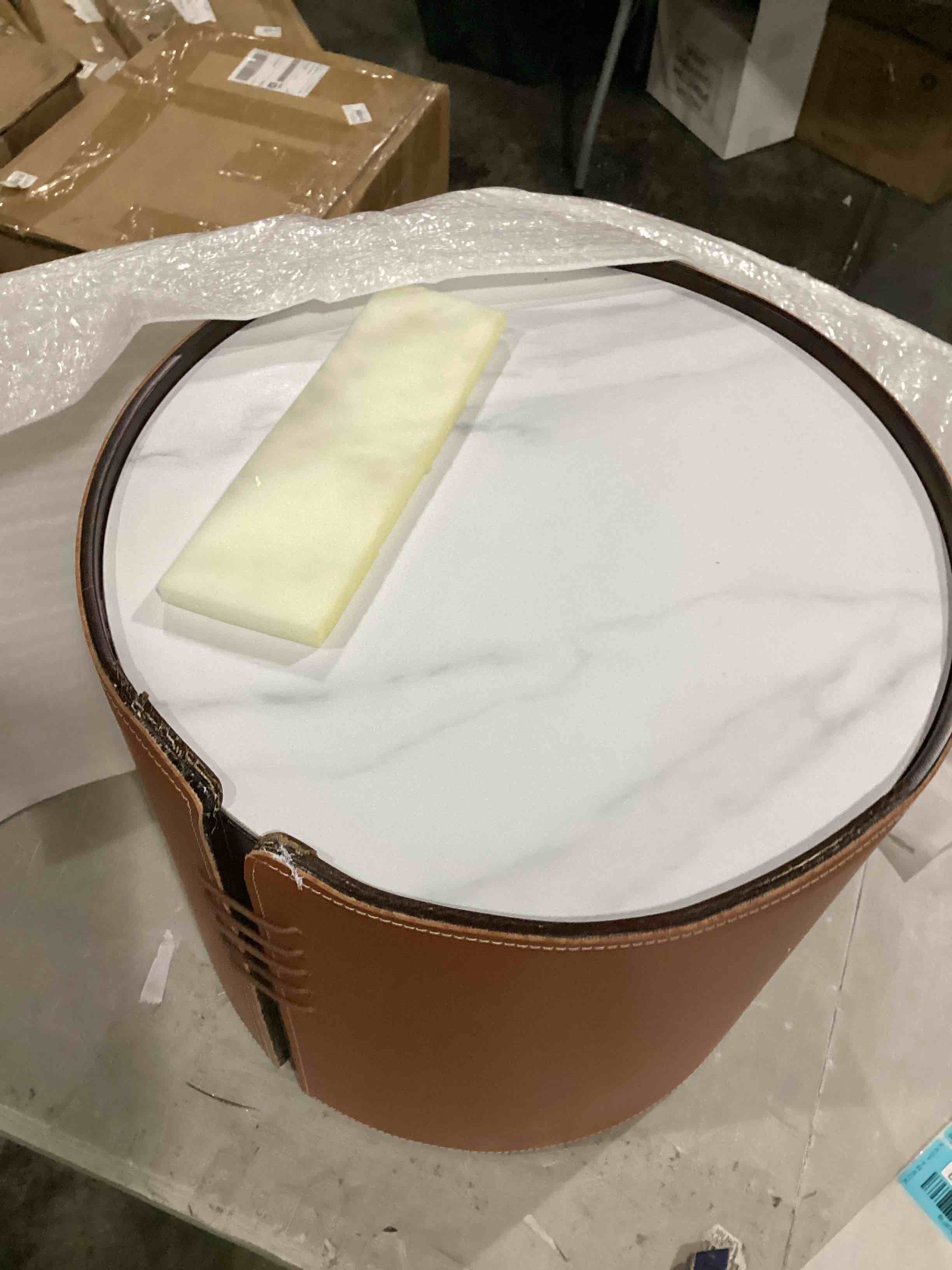 https://s3.amazonaws.com/lotting-images-prod/bidfta/BLU5758938_1717768284914.jpeg