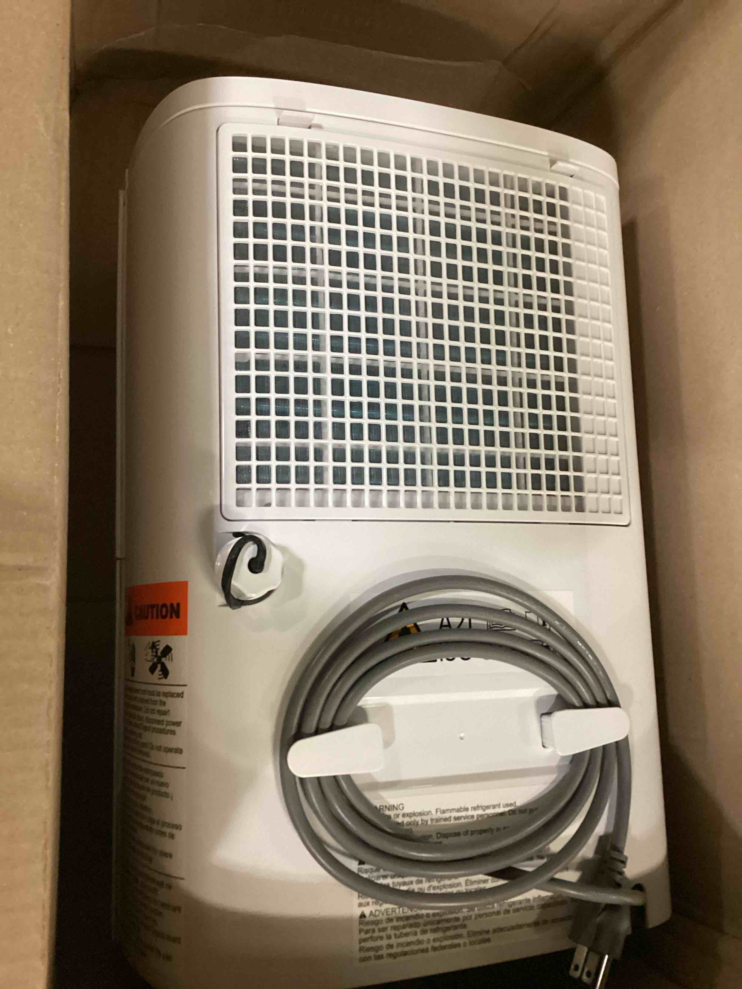 https://s3.amazonaws.com/lotting-images-prod/bidfta/BLU5758982_1715602144627.jpeg