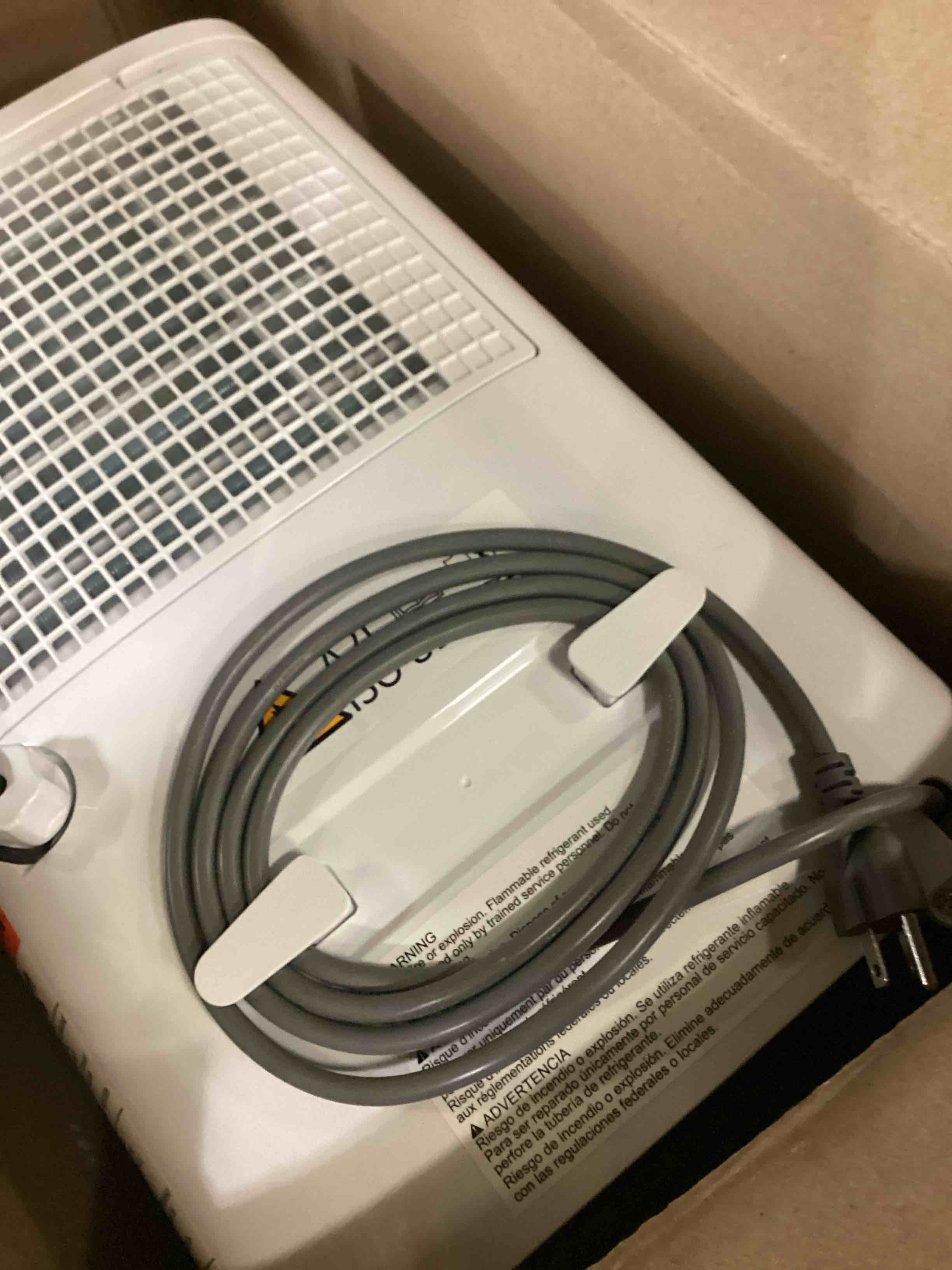 https://s3.amazonaws.com/lotting-images-prod/bidfta/BLU5758982_1715602146949.jpeg