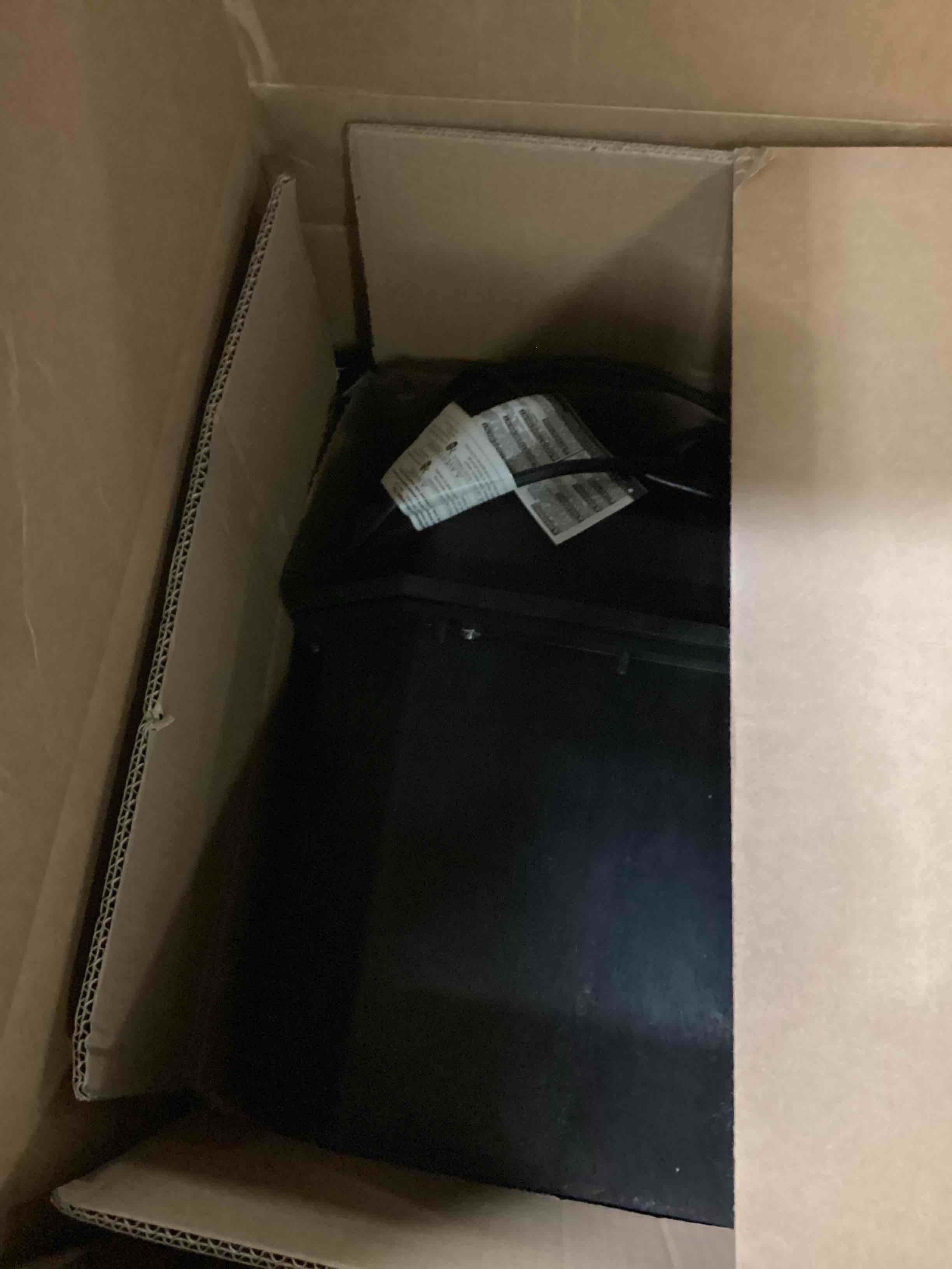 https://s3.amazonaws.com/lotting-images-prod/bidfta/BLU5759309_1715945900469.jpeg