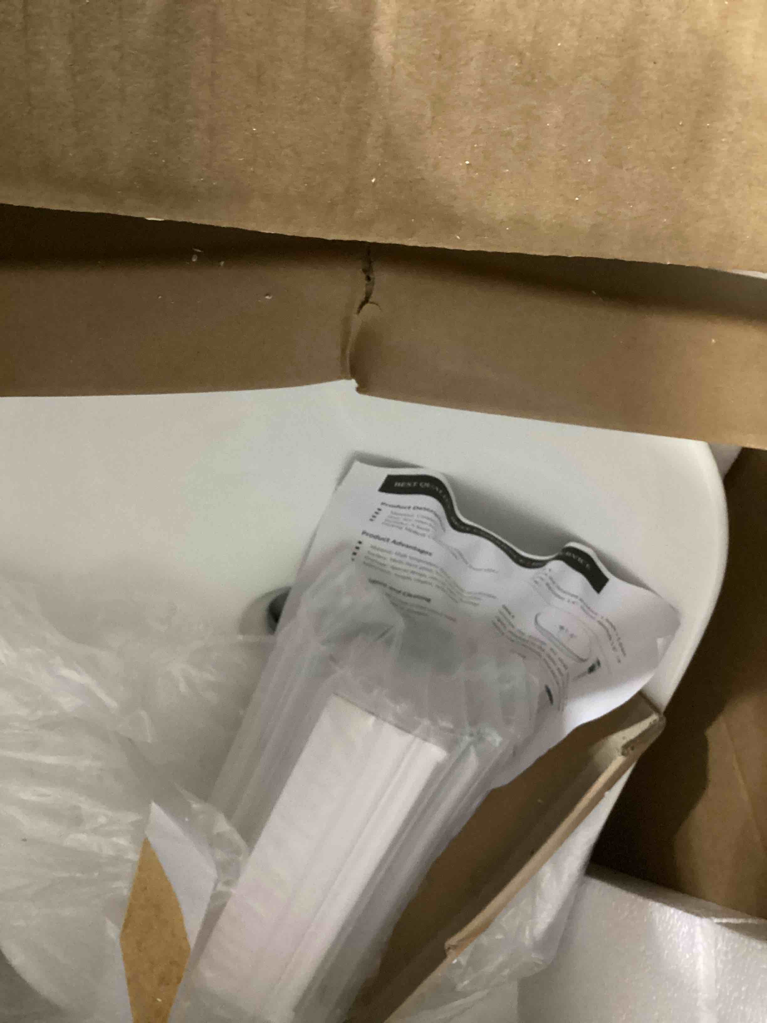 https://s3.amazonaws.com/lotting-images-prod/bidfta/BLU5759487_1716052247848.jpeg