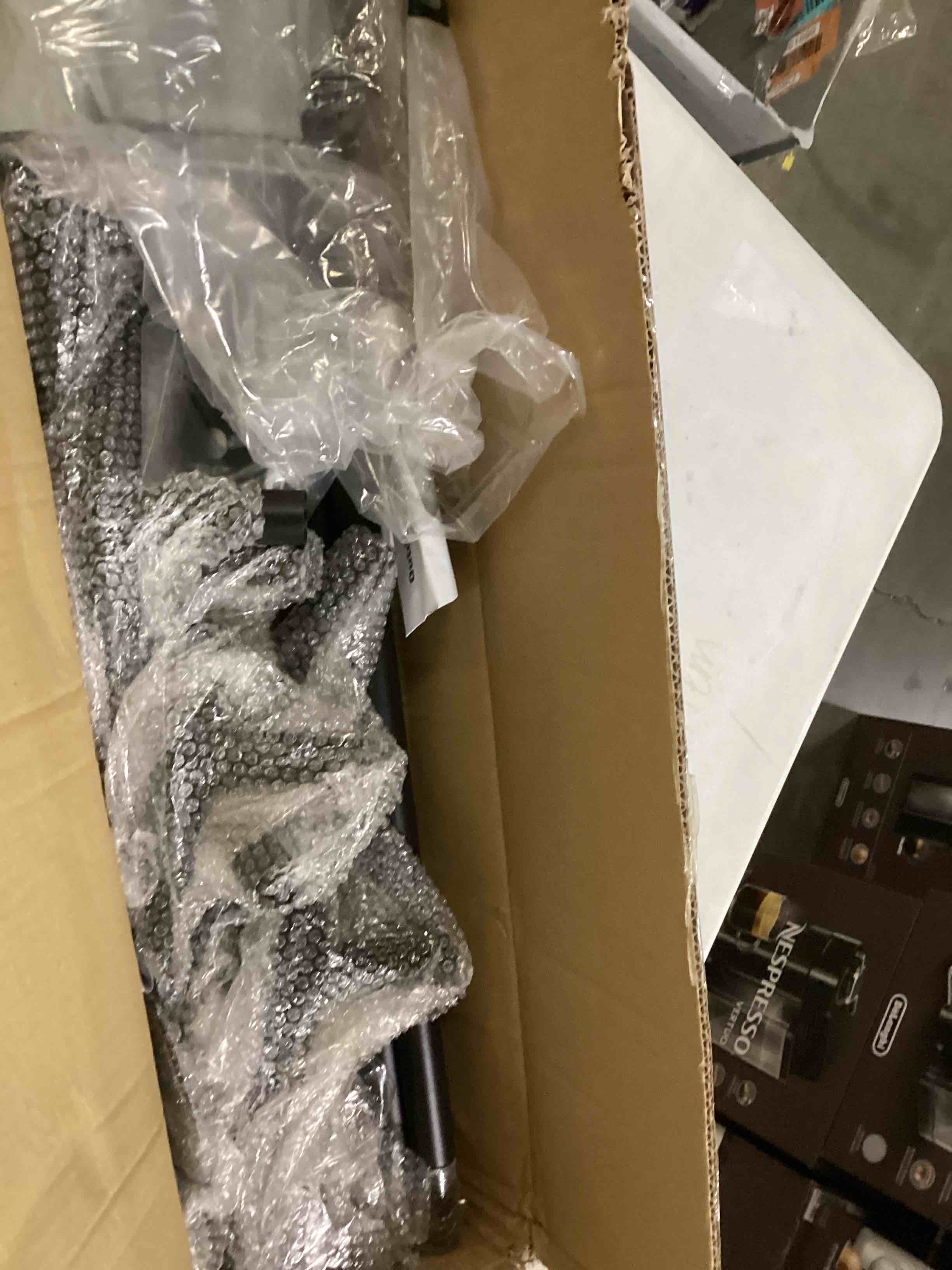 https://s3.amazonaws.com/lotting-images-prod/bidfta/BLU5759764_1717413524264.jpeg