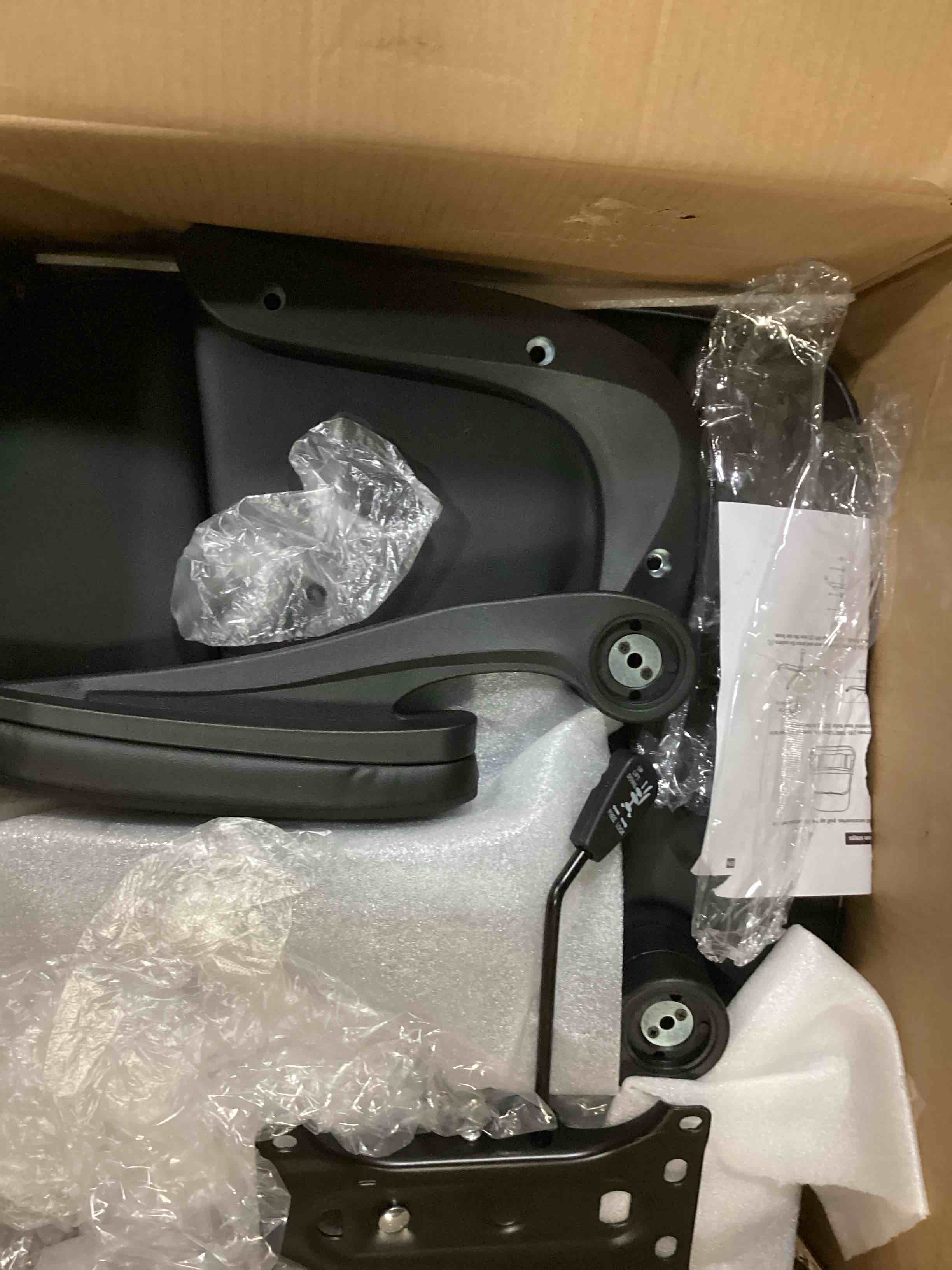 https://s3.amazonaws.com/lotting-images-prod/bidfta/BLU5759847_1717500412062.jpeg