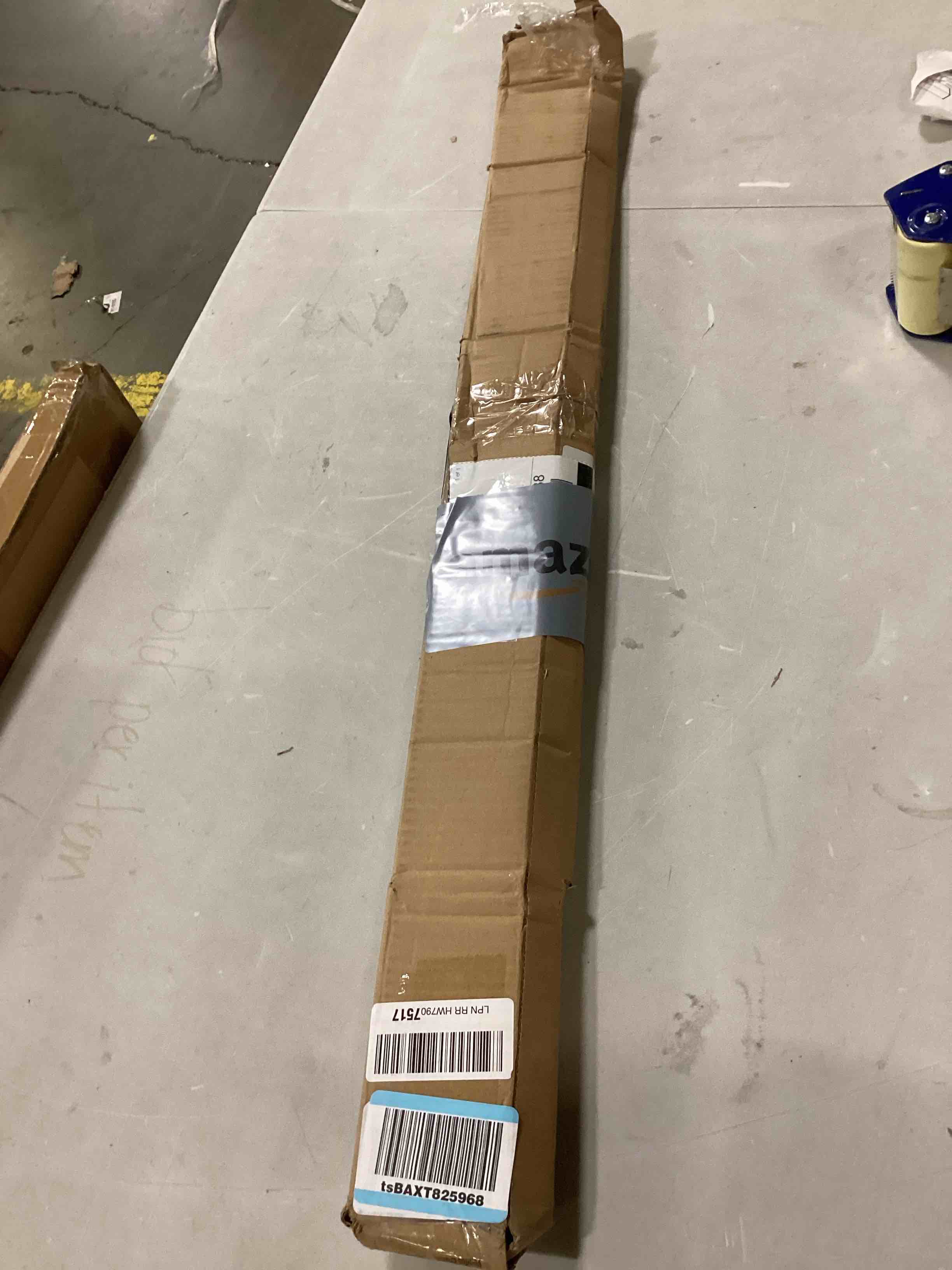 https://s3.amazonaws.com/lotting-images-prod/bidfta/BLU5759868_1717505164163.jpeg