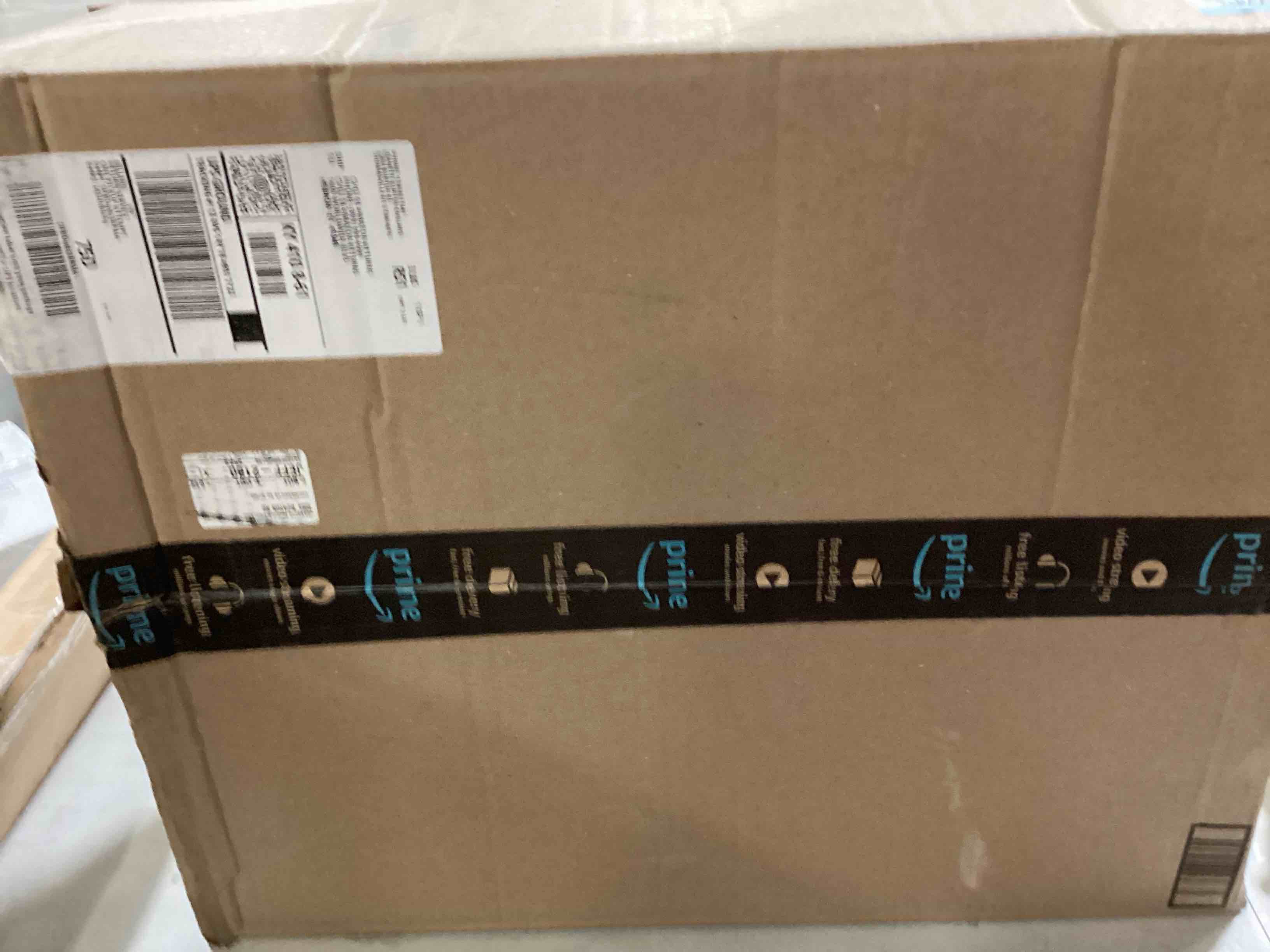 https://s3.amazonaws.com/lotting-images-prod/bidfta/BLU5759981_1717609445842.jpeg