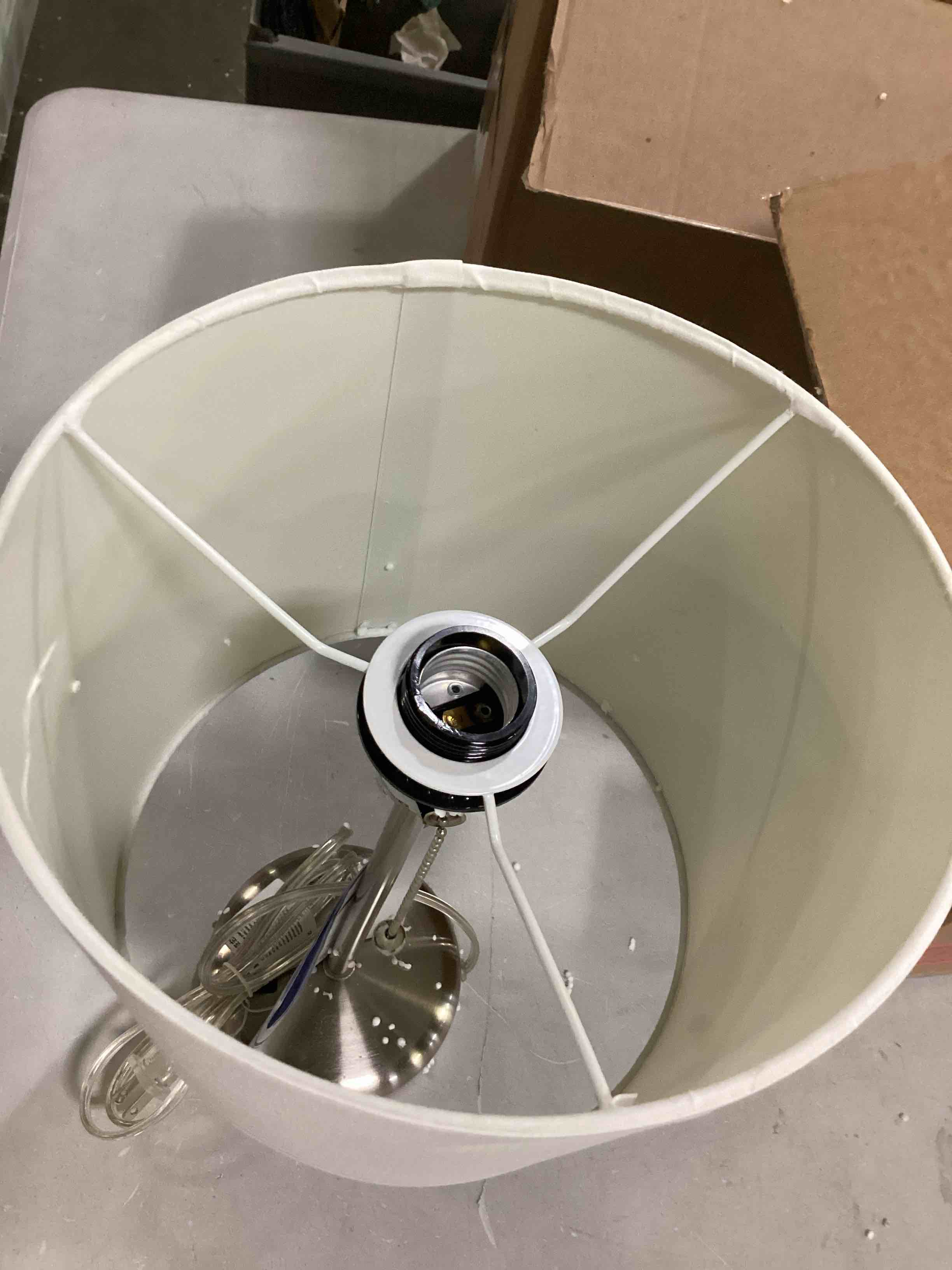 https://s3.amazonaws.com/lotting-images-prod/bidfta/BLU5760023_1717680551824.jpeg