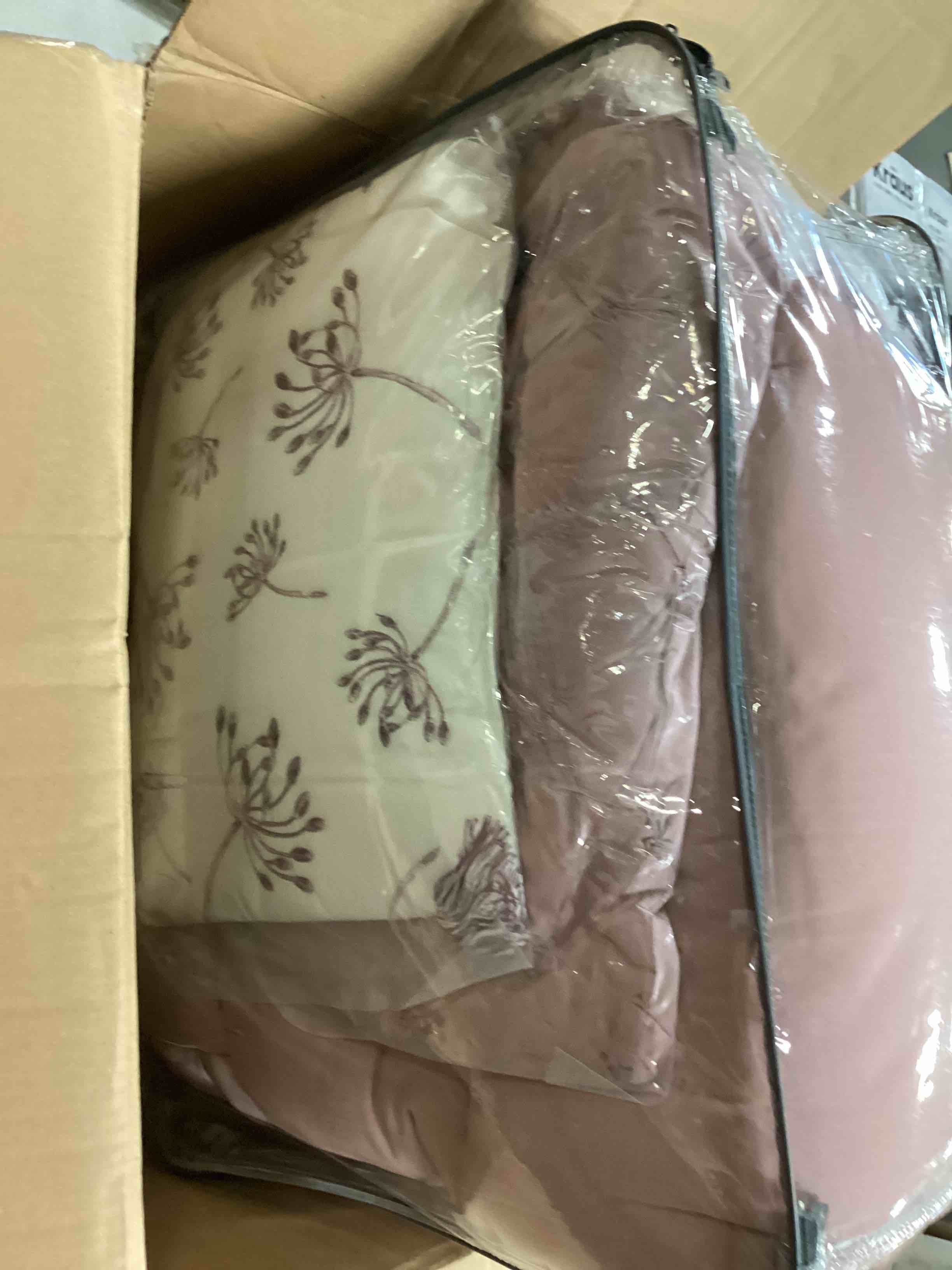 https://s3.amazonaws.com/lotting-images-prod/bidfta/BLU5760160_1718110275830.jpeg