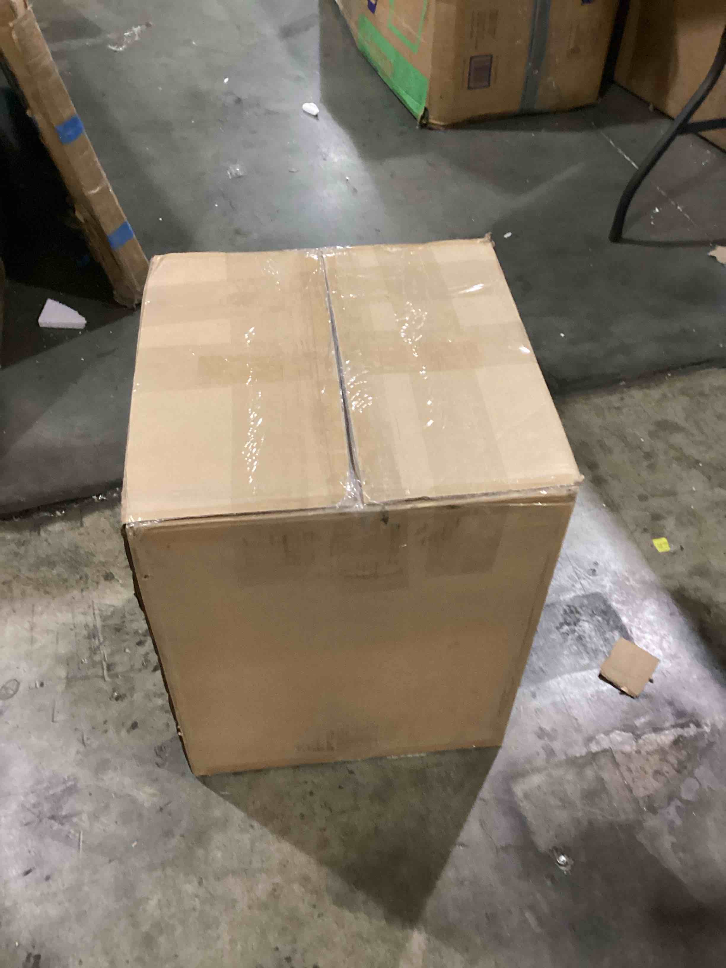 https://s3.amazonaws.com/lotting-images-prod/bidfta/BLU5760517_1715693052356.jpeg