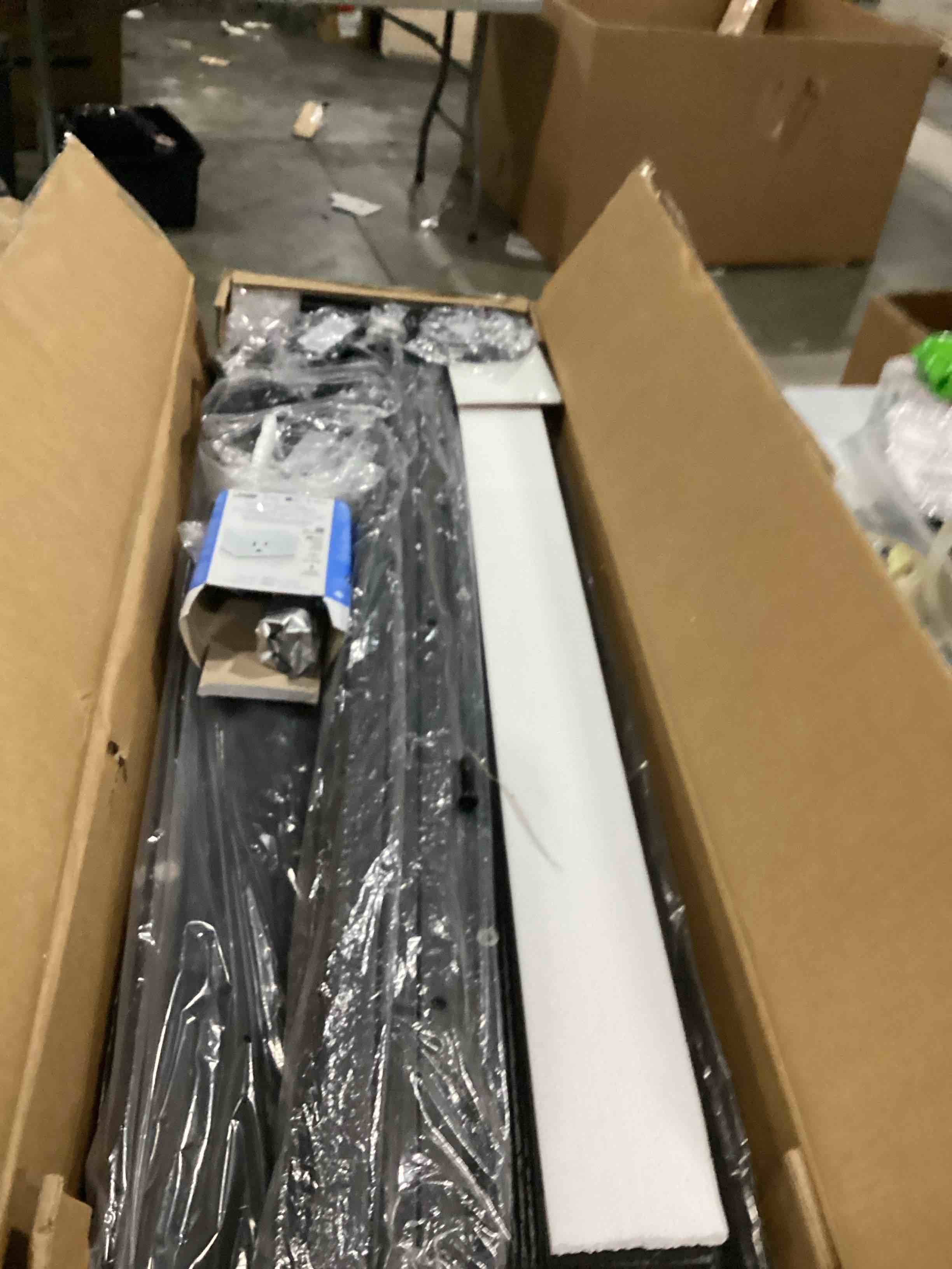 https://s3.amazonaws.com/lotting-images-prod/bidfta/BLU5760582_1715714615740.jpeg