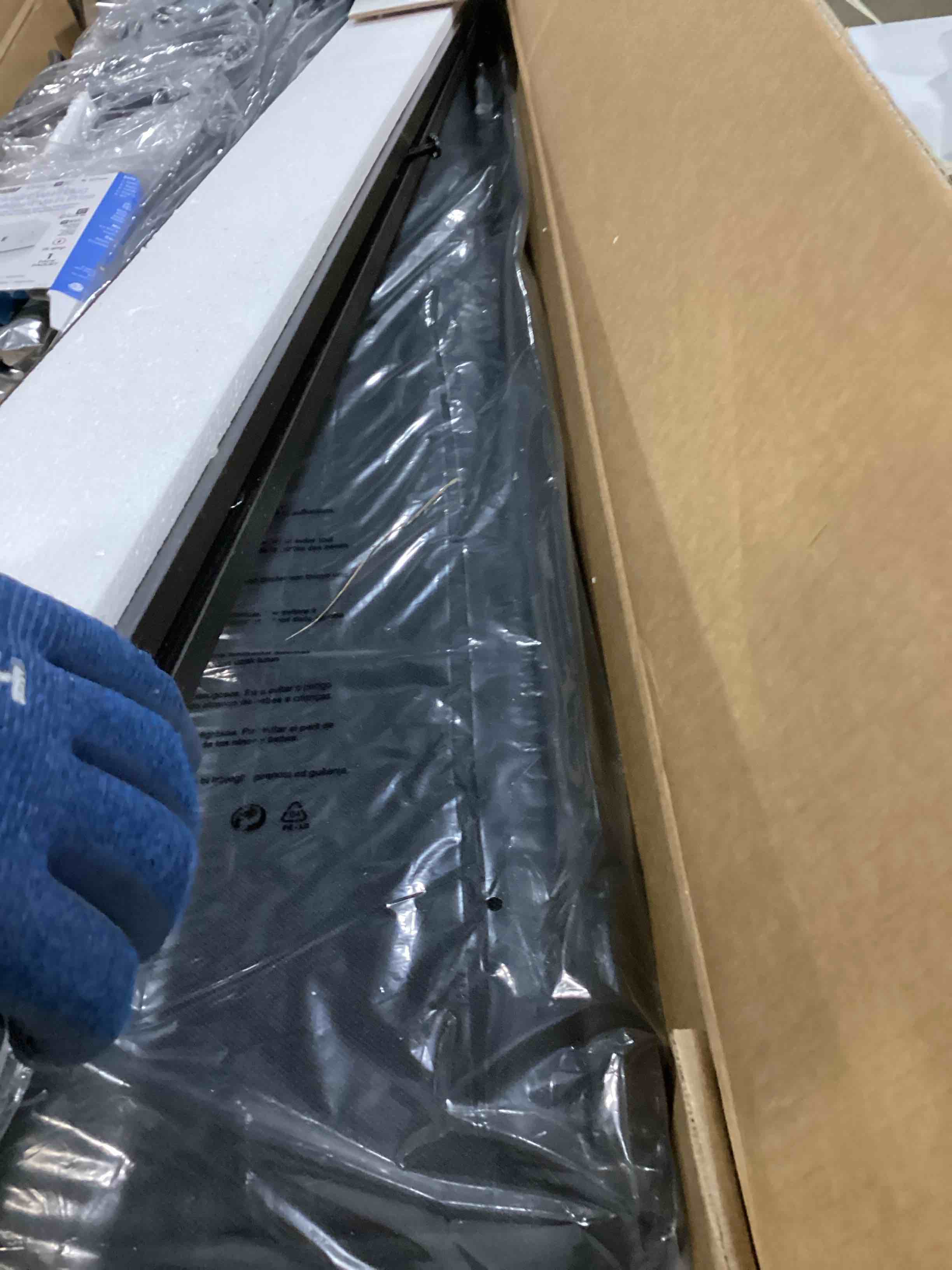 https://s3.amazonaws.com/lotting-images-prod/bidfta/BLU5760582_1715714624640.jpeg