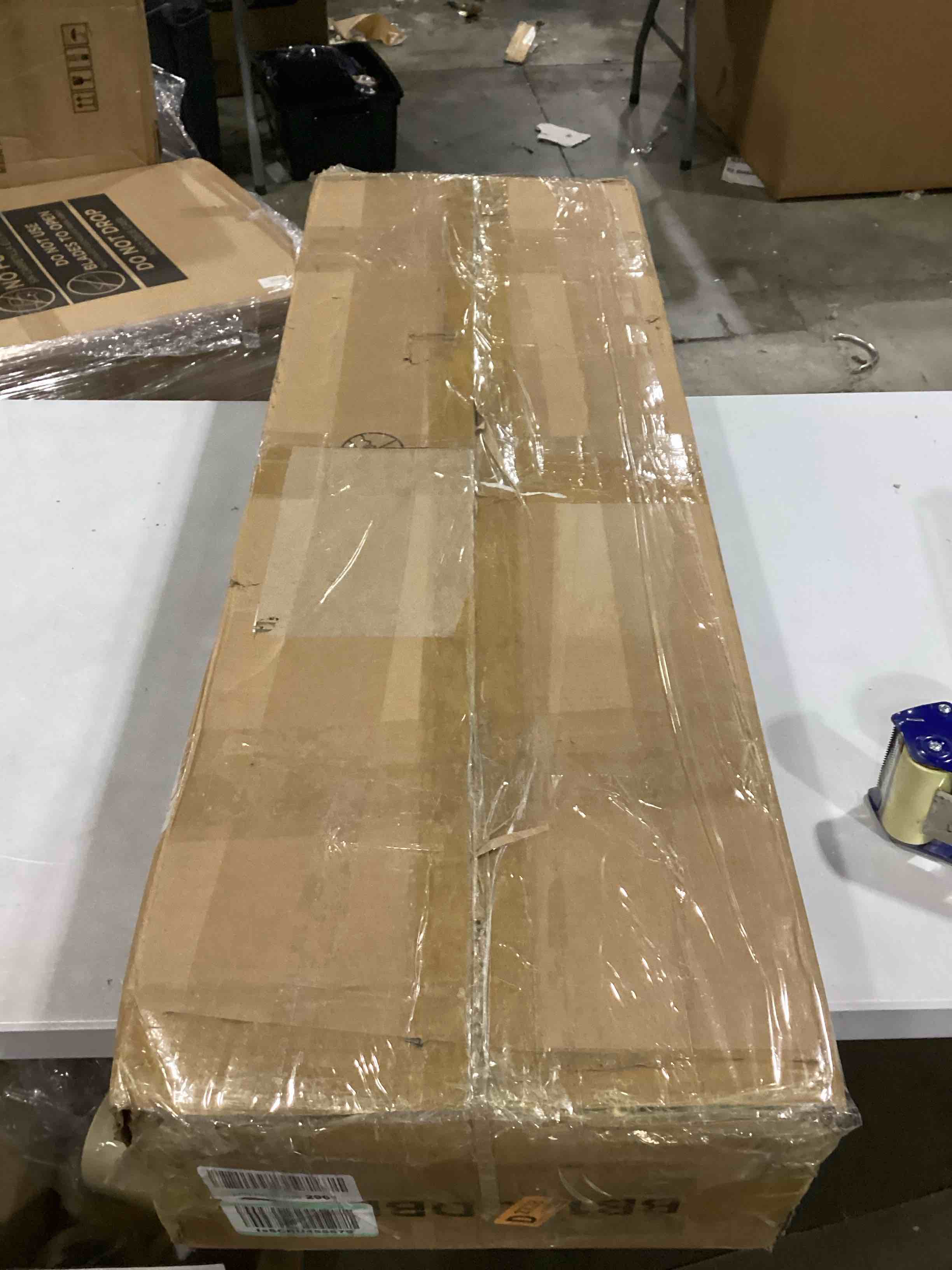 https://s3.amazonaws.com/lotting-images-prod/bidfta/BLU5760582_1715714679281.jpeg