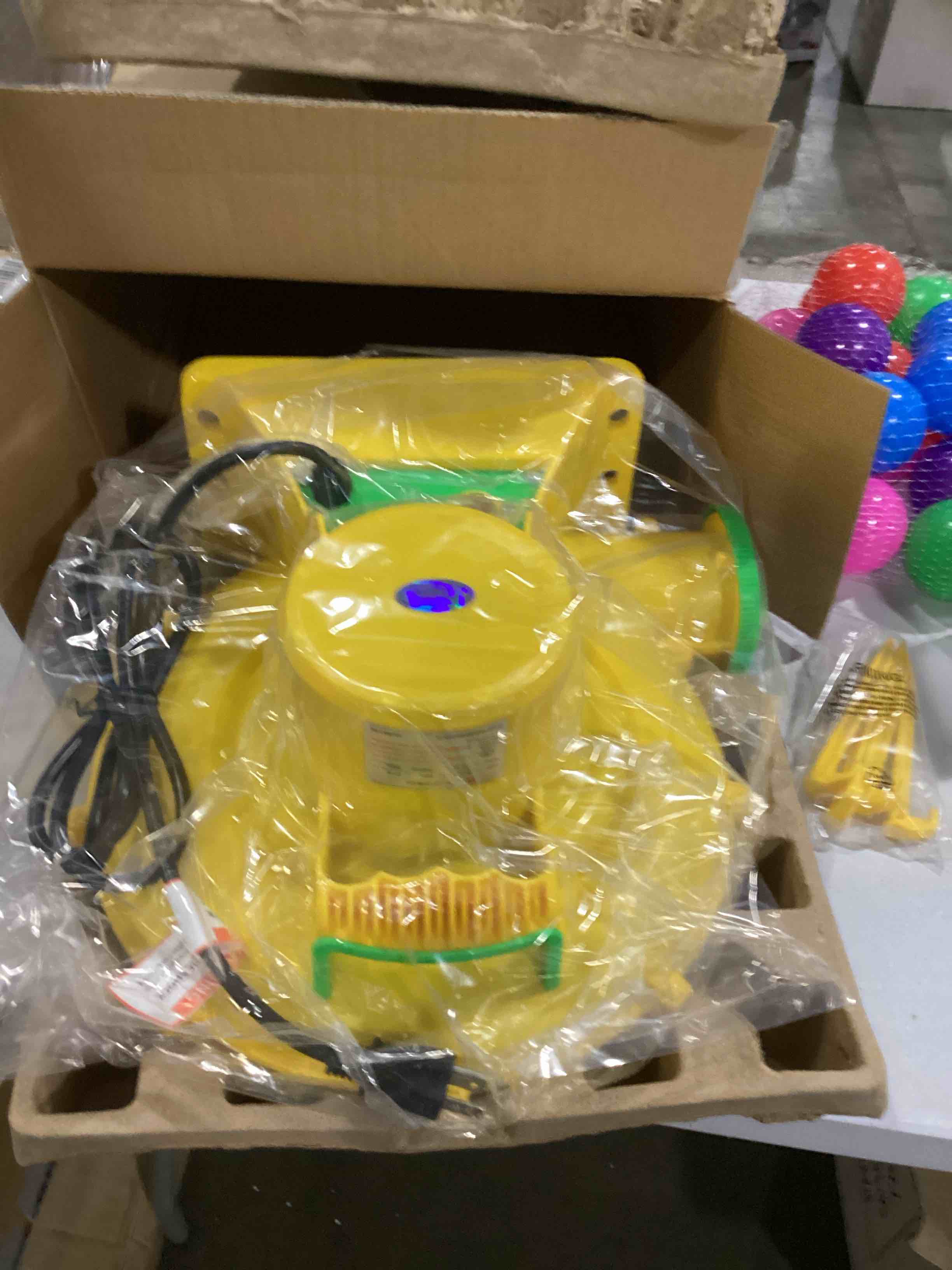 https://s3.amazonaws.com/lotting-images-prod/bidfta/BLU5760696_1715859879647.jpeg