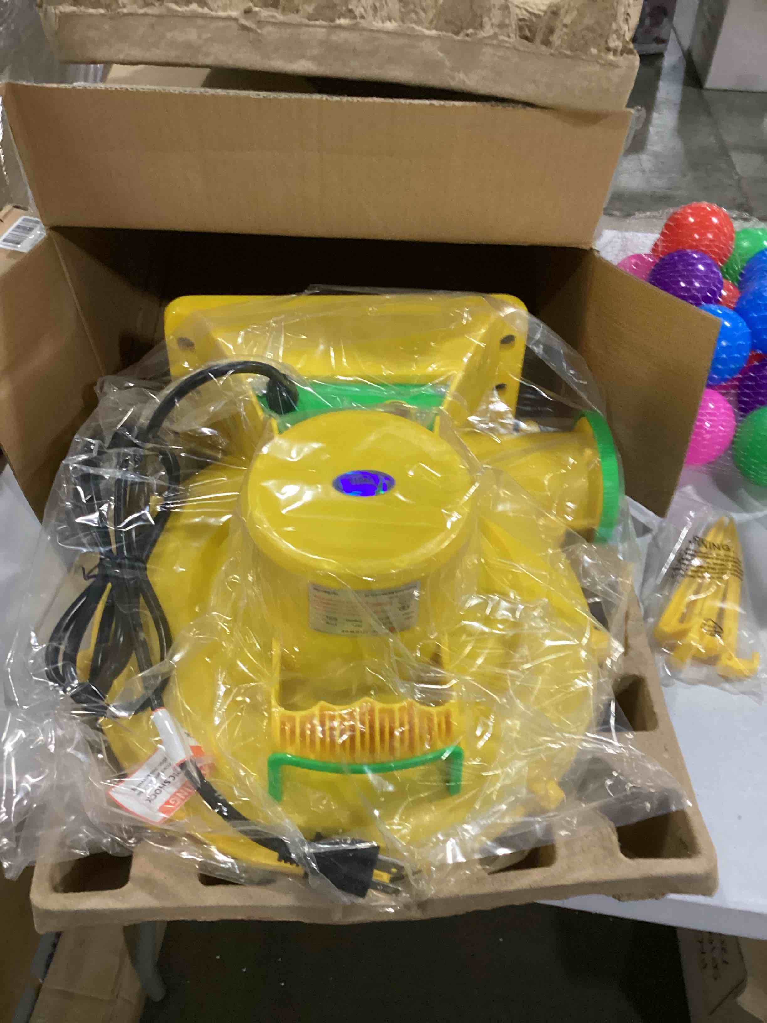 https://s3.amazonaws.com/lotting-images-prod/bidfta/BLU5760696_1715859881241.jpeg