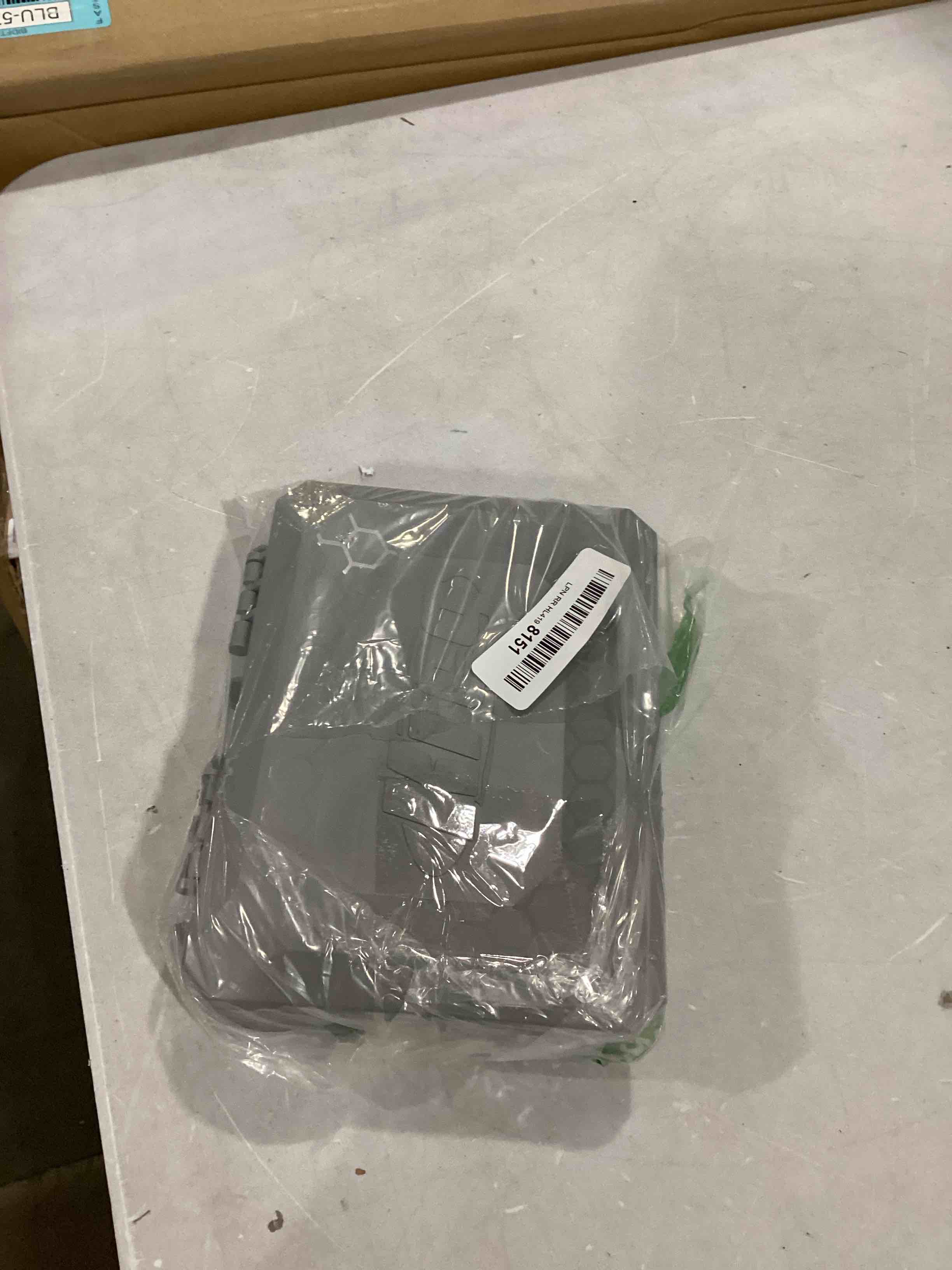 https://s3.amazonaws.com/lotting-images-prod/bidfta/BLU5760858_1715953308259.jpeg