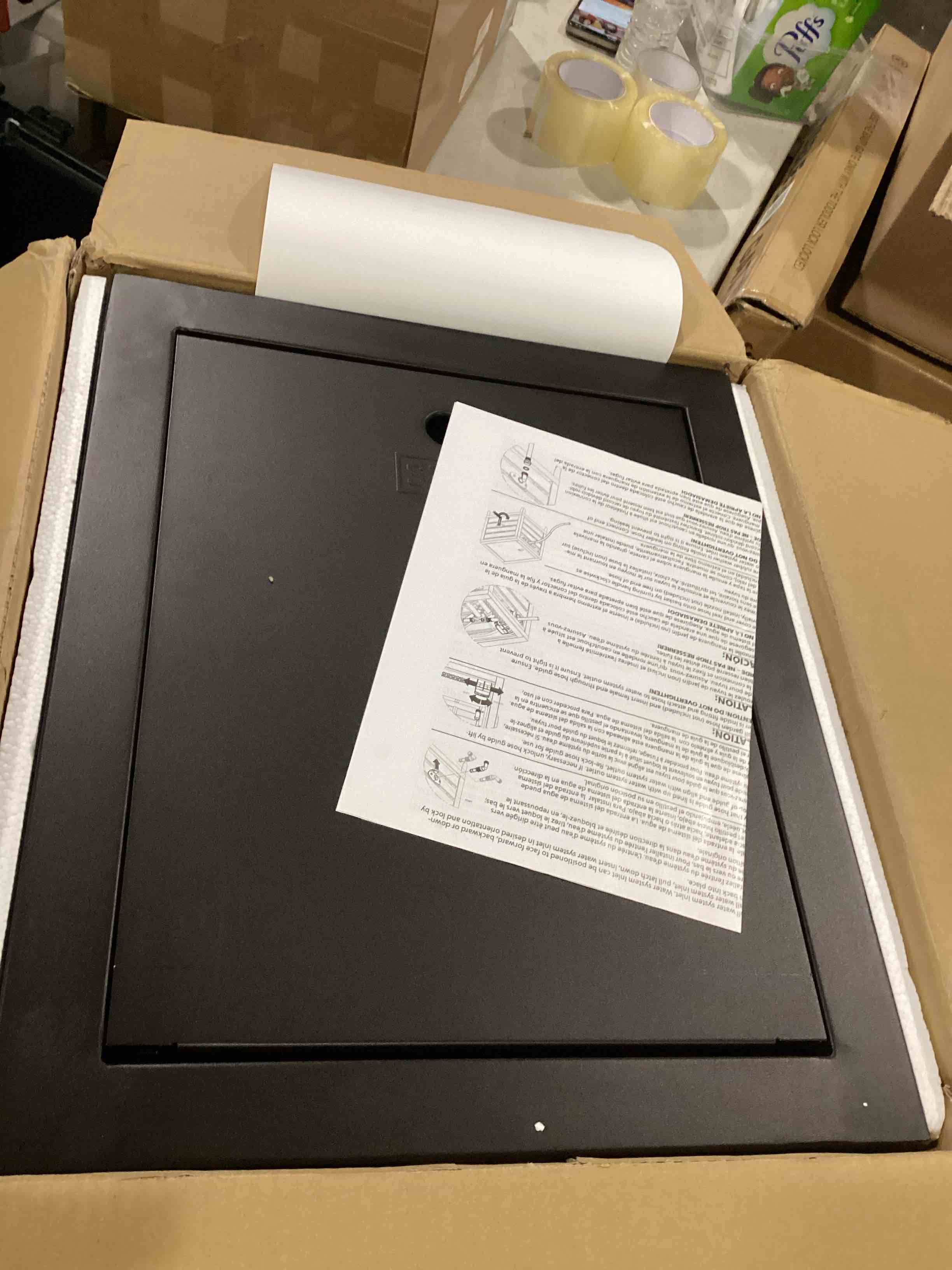 https://s3.amazonaws.com/lotting-images-prod/bidfta/BLU5760876_1715957858049.jpeg