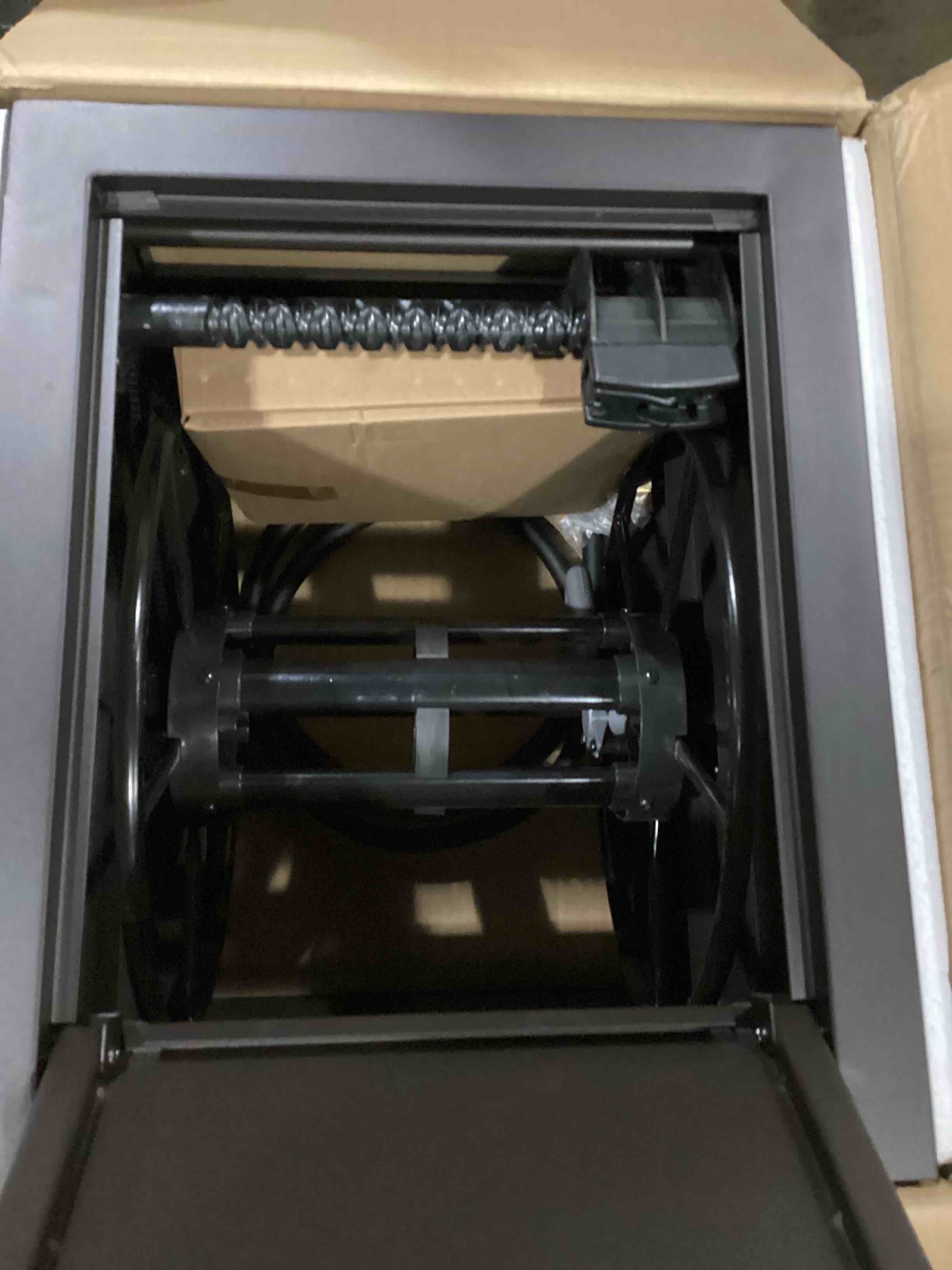 https://s3.amazonaws.com/lotting-images-prod/bidfta/BLU5760876_1715957890275.jpeg