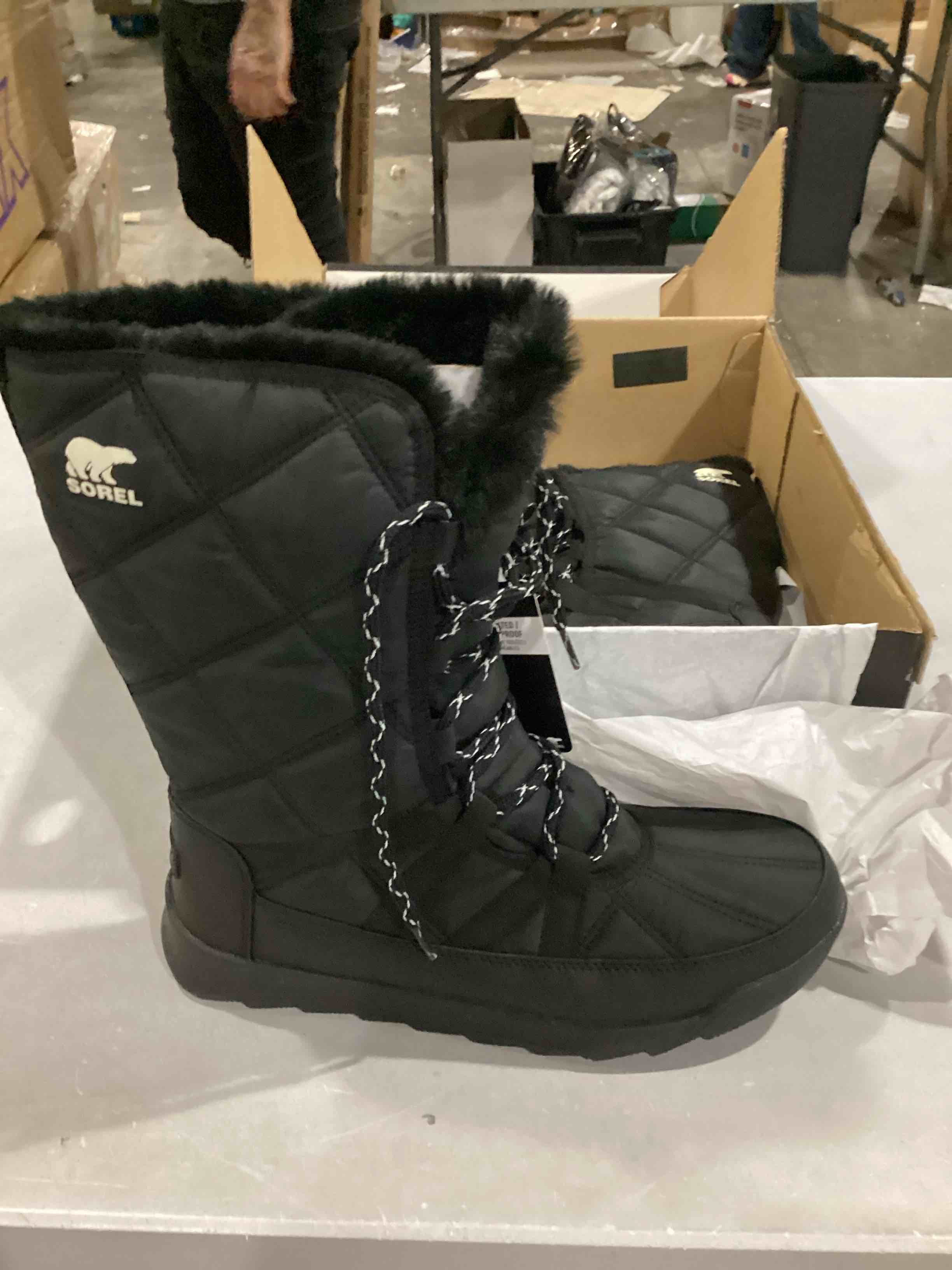https://s3.amazonaws.com/lotting-images-prod/bidfta/BLU5761340_1716403933038.jpeg