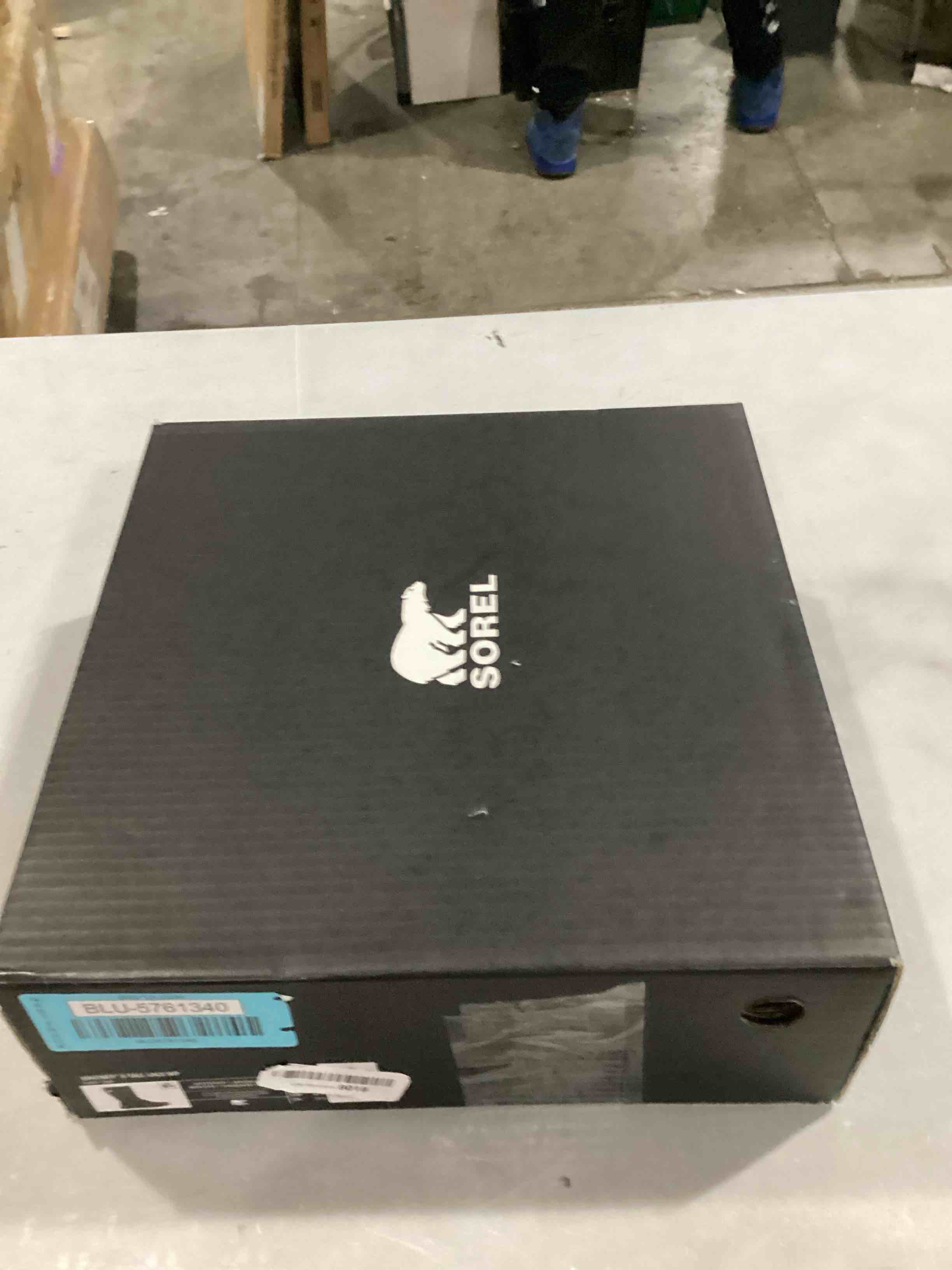 https://s3.amazonaws.com/lotting-images-prod/bidfta/BLU5761340_1716404006989.jpeg