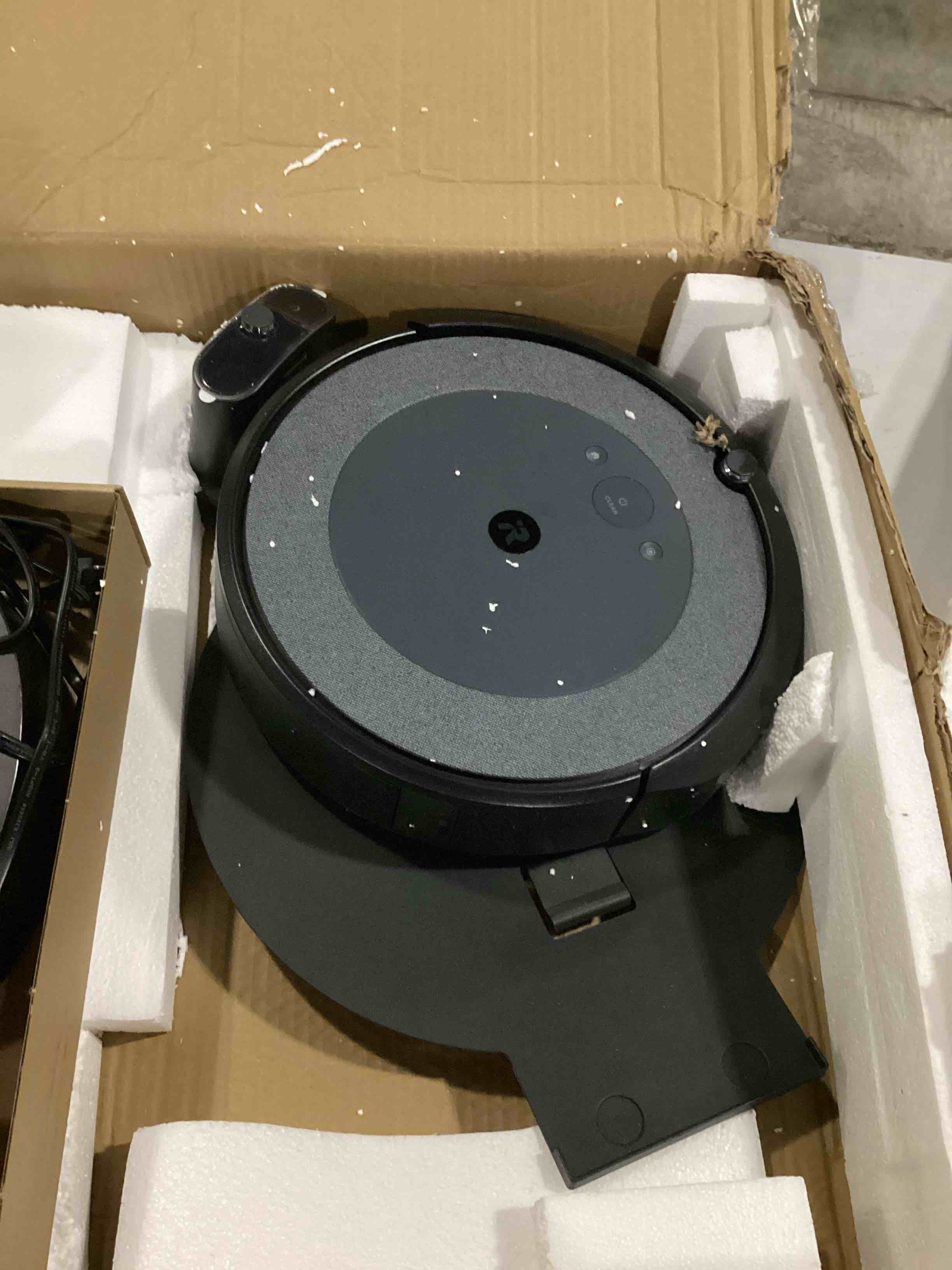 https://s3.amazonaws.com/lotting-images-prod/bidfta/BLU5761413_1716479133850.jpeg