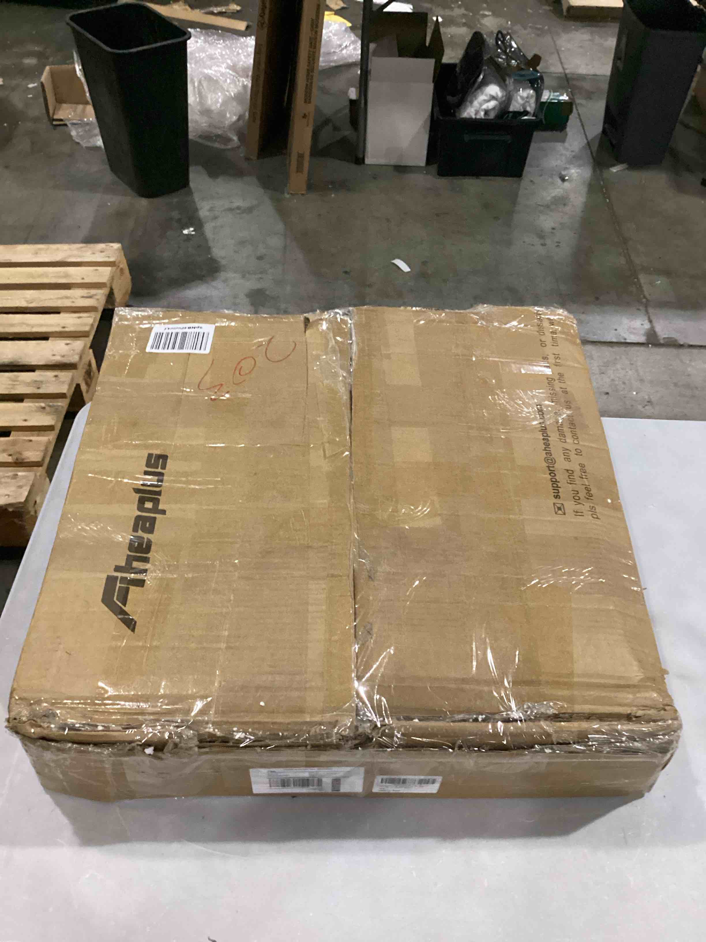 https://s3.amazonaws.com/lotting-images-prod/bidfta/BLU5761413_1716479230673.jpeg