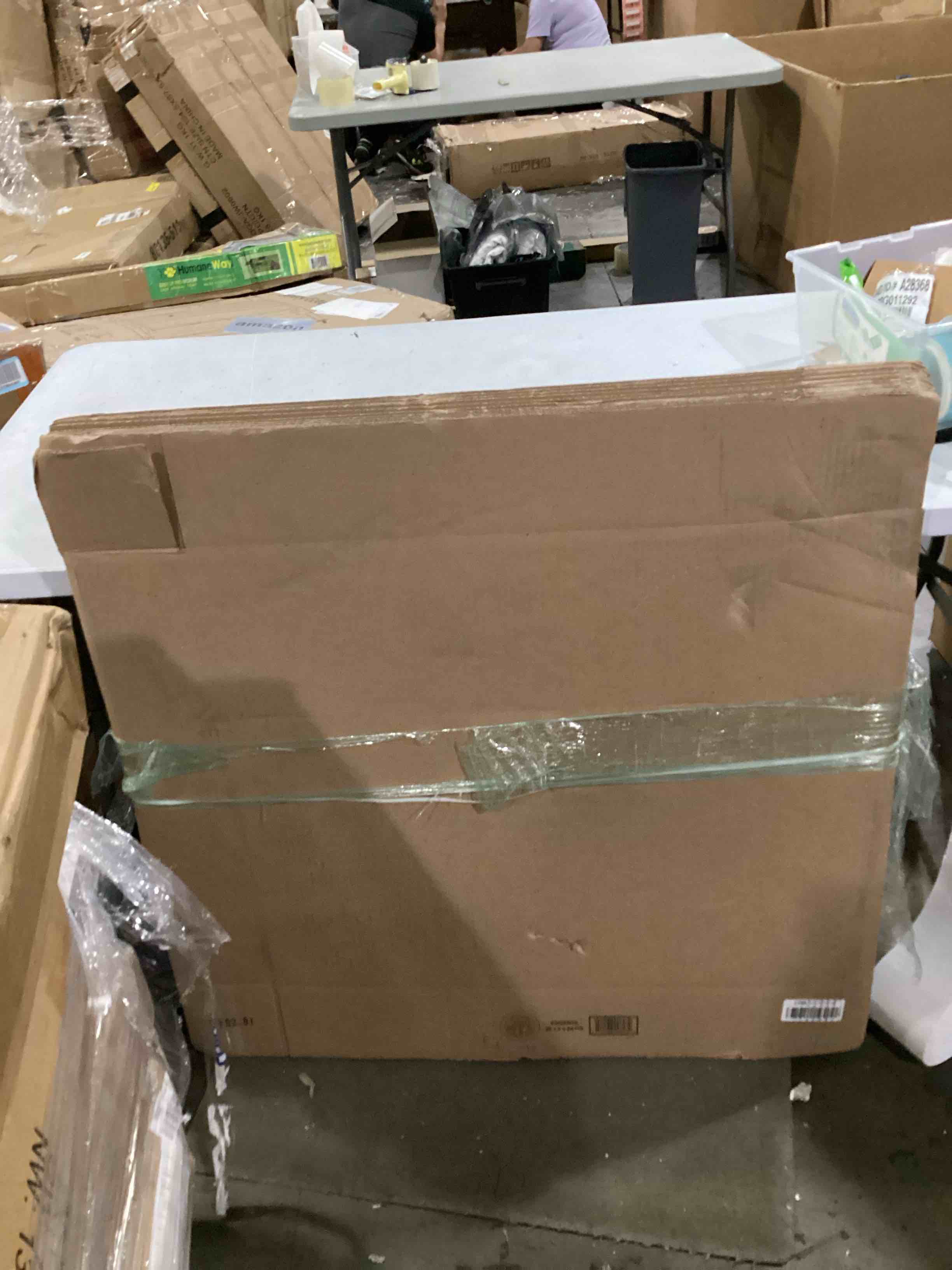 https://s3.amazonaws.com/lotting-images-prod/bidfta/BLU5761569_1716992557055.jpeg
