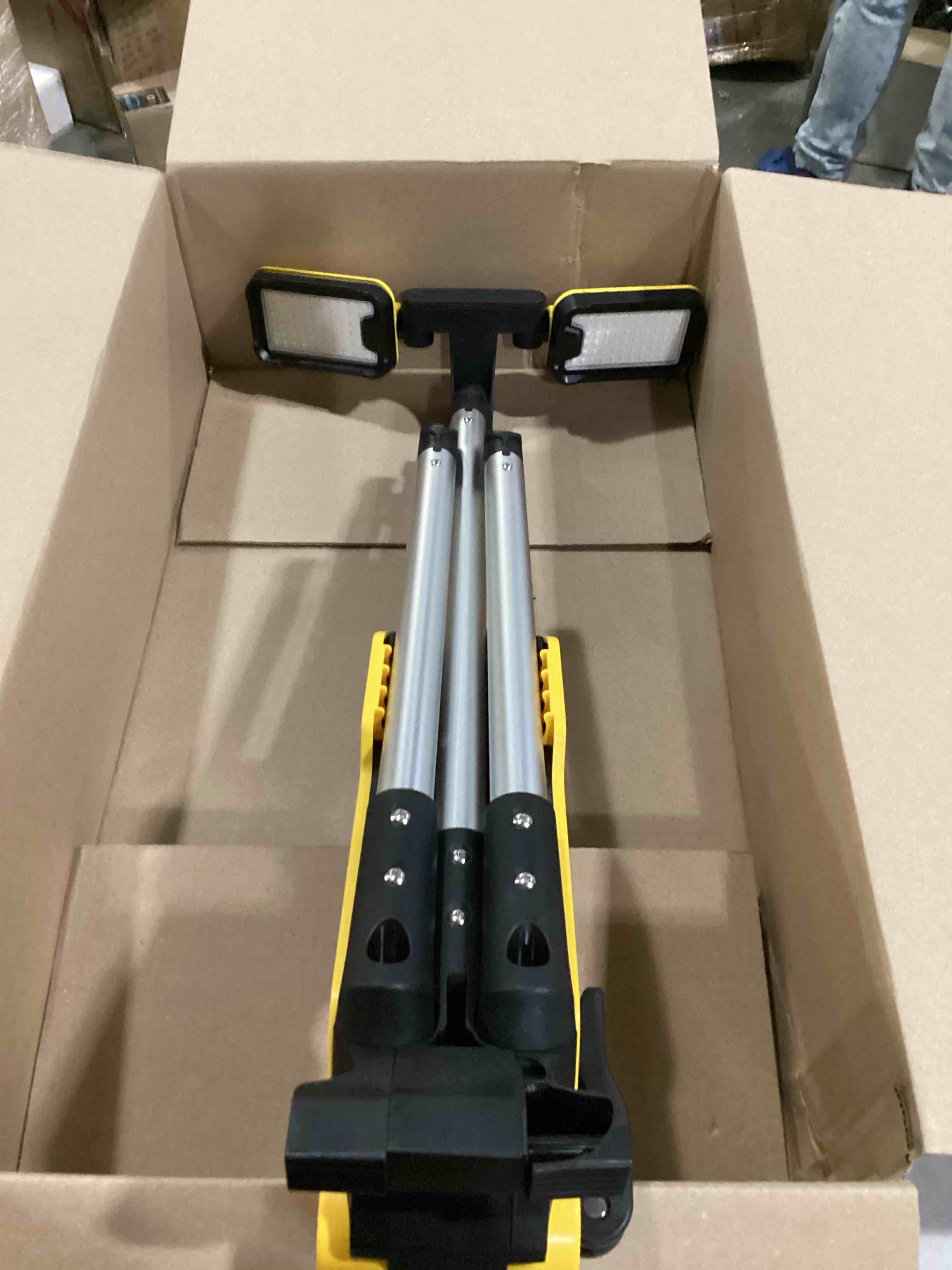 https://s3.amazonaws.com/lotting-images-prod/bidfta/BLU5761672_1717079801182.jpeg