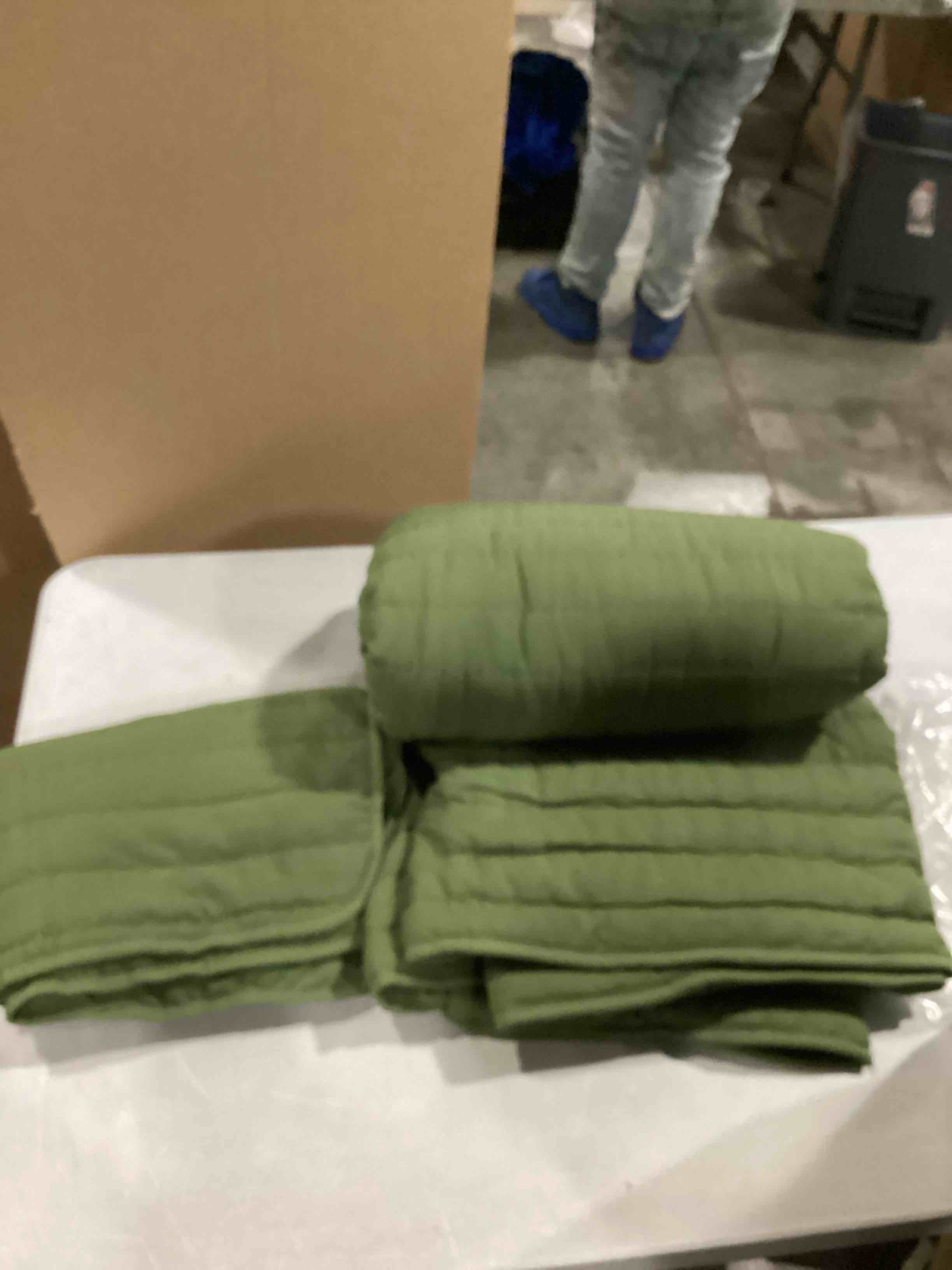 https://s3.amazonaws.com/lotting-images-prod/bidfta/BLU5761696_1717087386061.jpeg