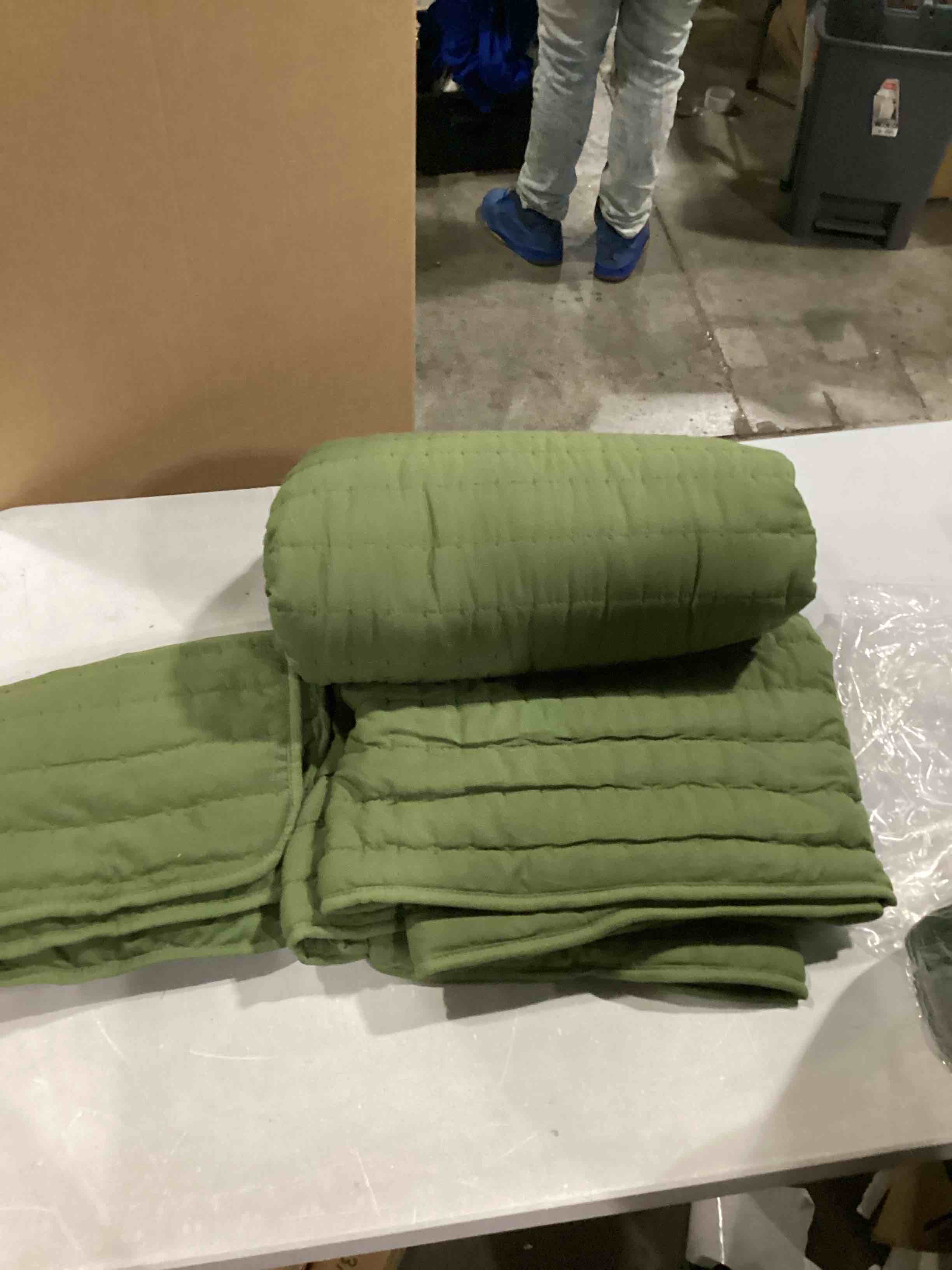 https://s3.amazonaws.com/lotting-images-prod/bidfta/BLU5761696_1717087390727.jpeg