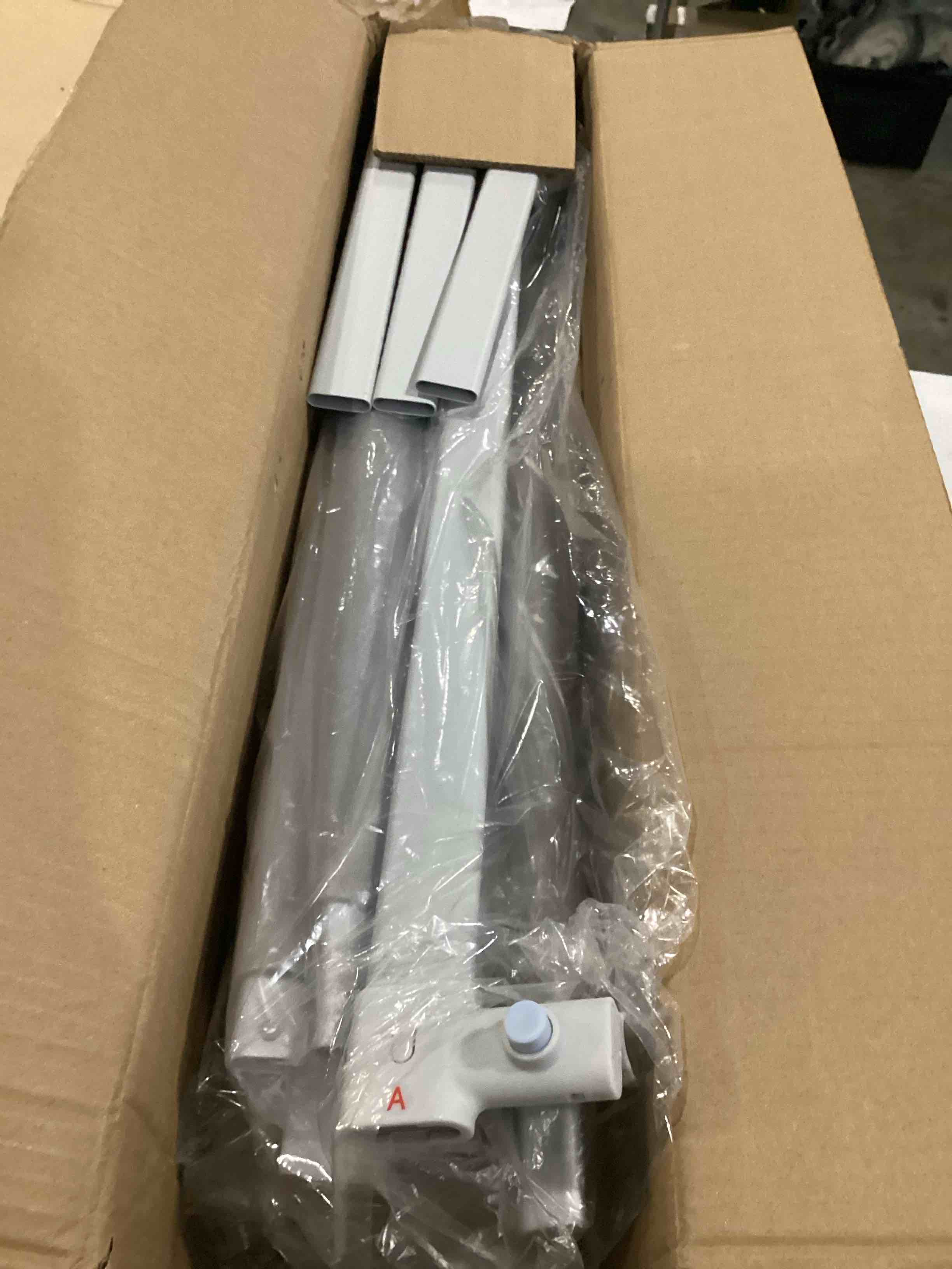 https://s3.amazonaws.com/lotting-images-prod/bidfta/BLU5761817_1717174511885.jpeg