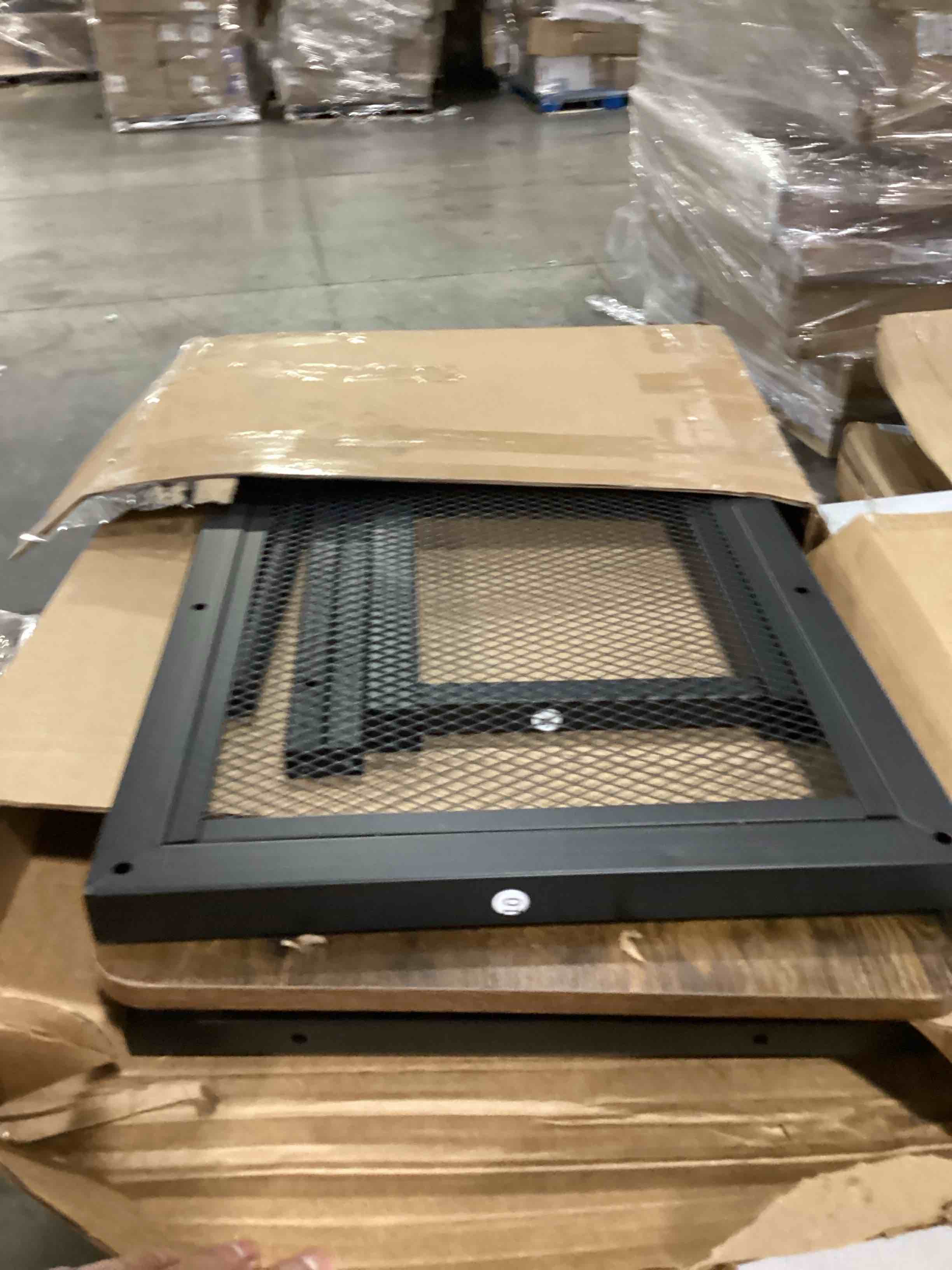 https://s3.amazonaws.com/lotting-images-prod/bidfta/BLU5761848_1717240530156.jpeg
