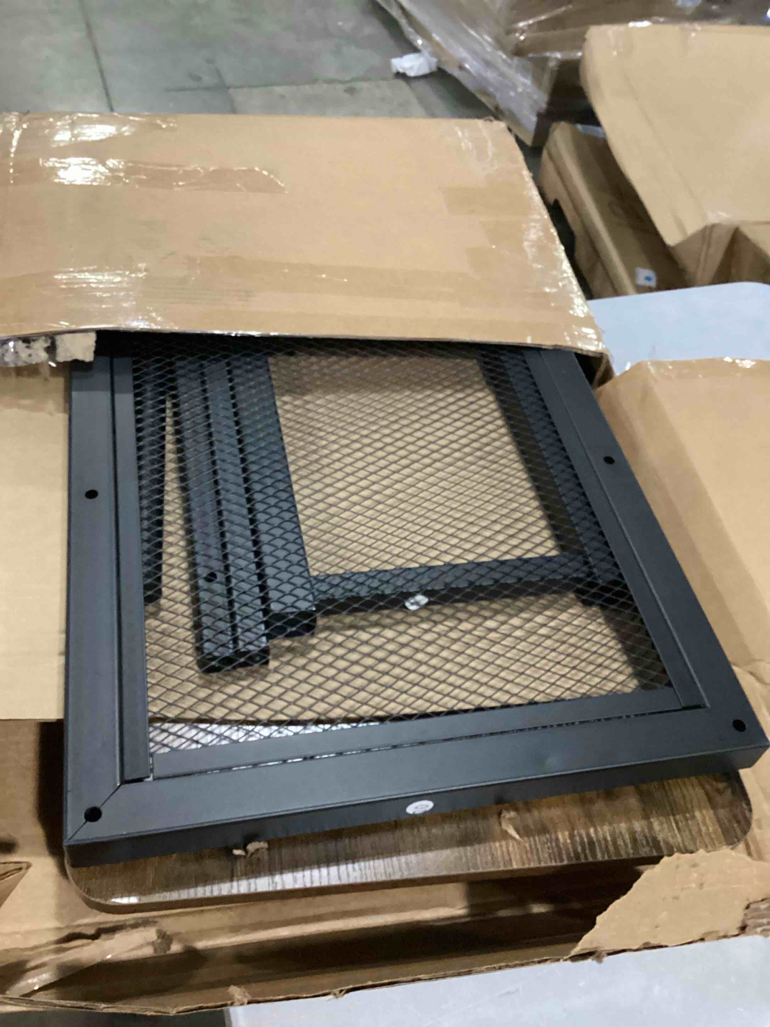 https://s3.amazonaws.com/lotting-images-prod/bidfta/BLU5761848_1717240543606.jpeg