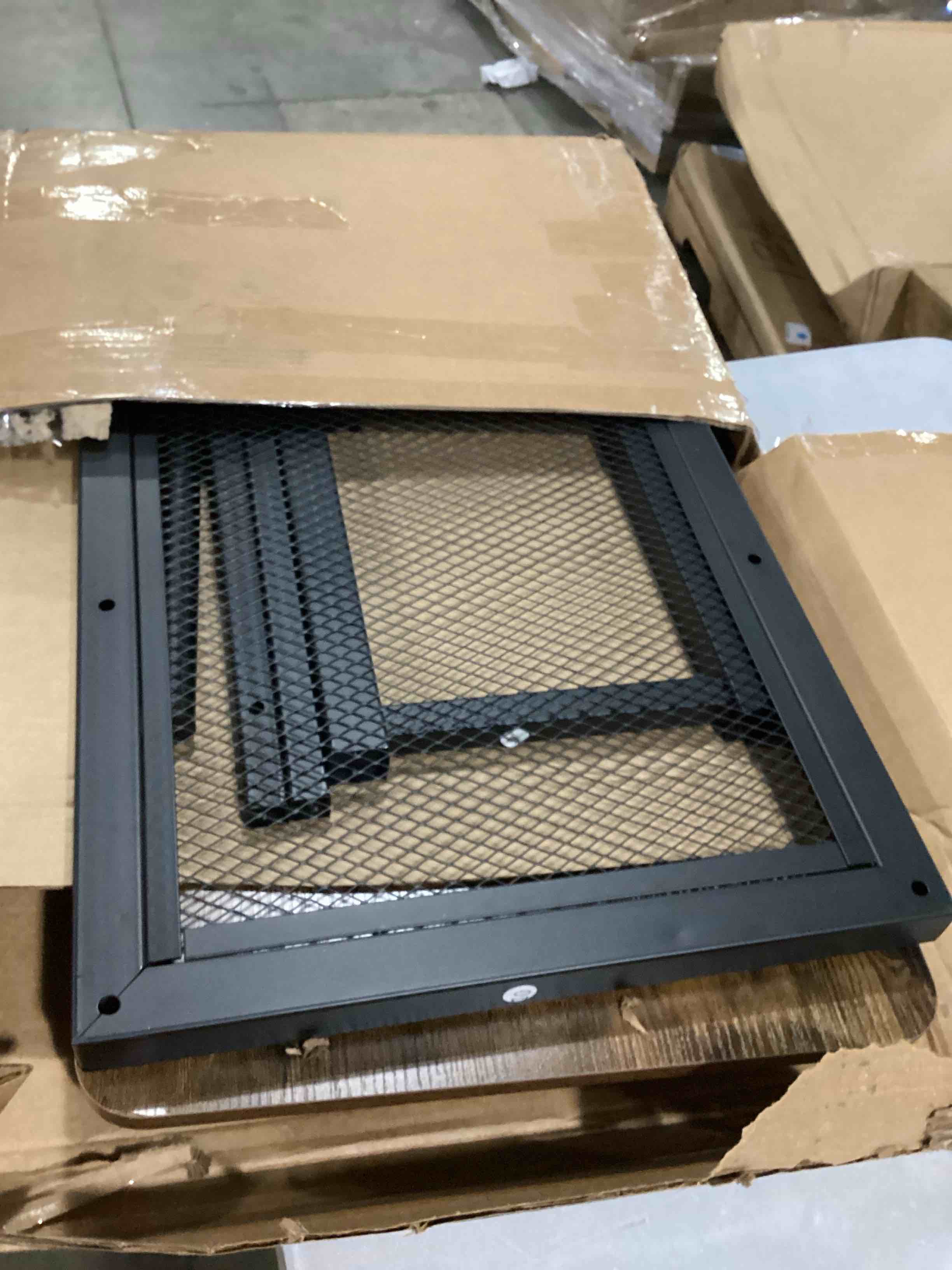 https://s3.amazonaws.com/lotting-images-prod/bidfta/BLU5761848_1717240544441.jpeg