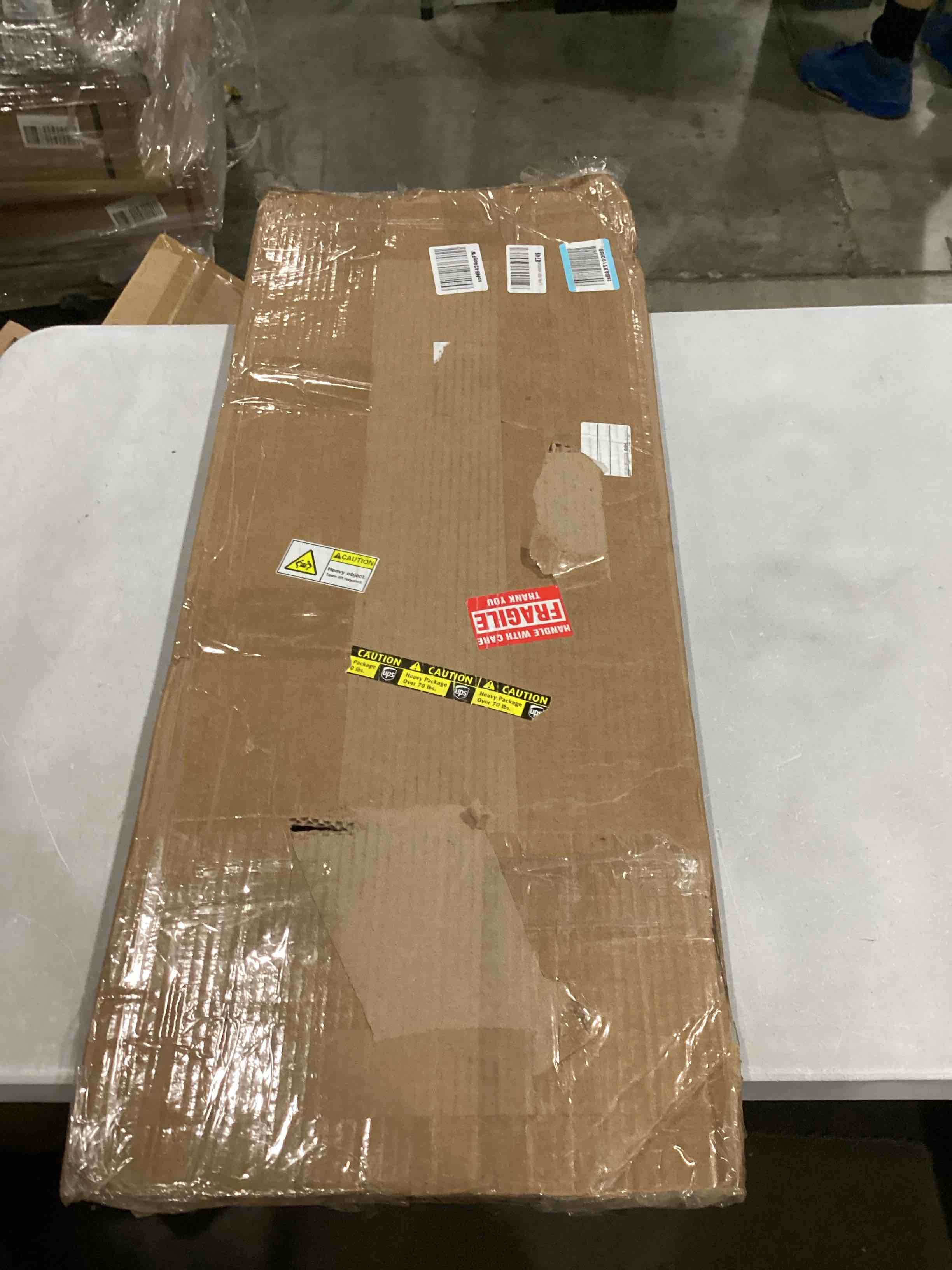 https://s3.amazonaws.com/lotting-images-prod/bidfta/BLU5761892_1717252391780.jpeg
